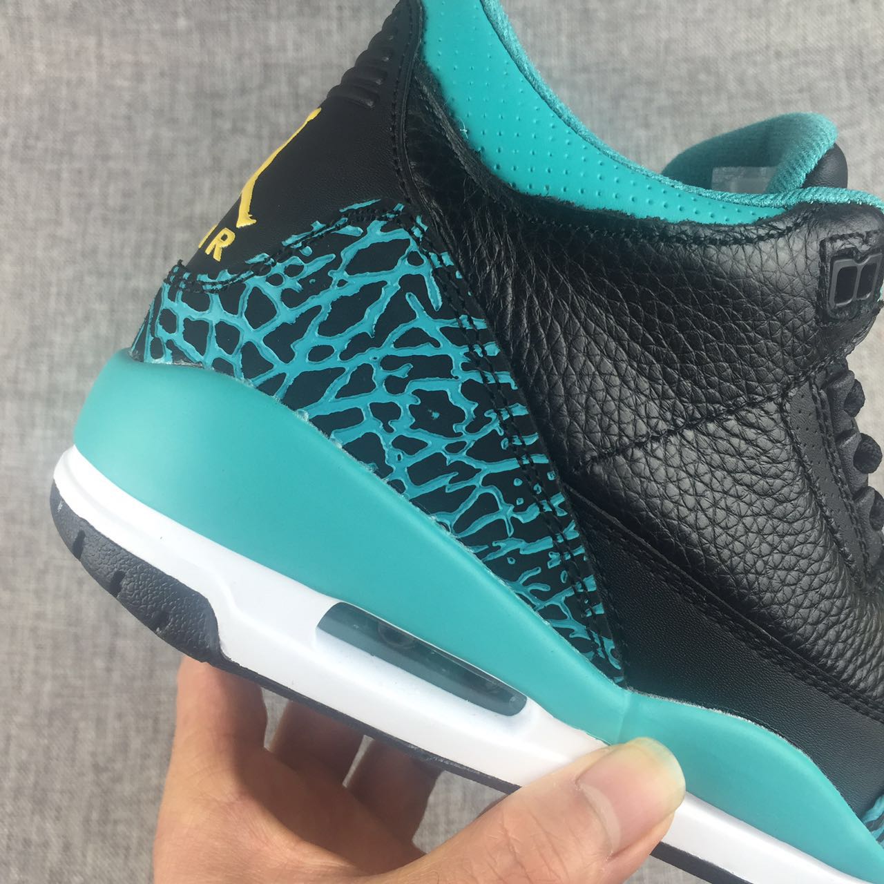 Air Jordan 3 Retro 136064-406