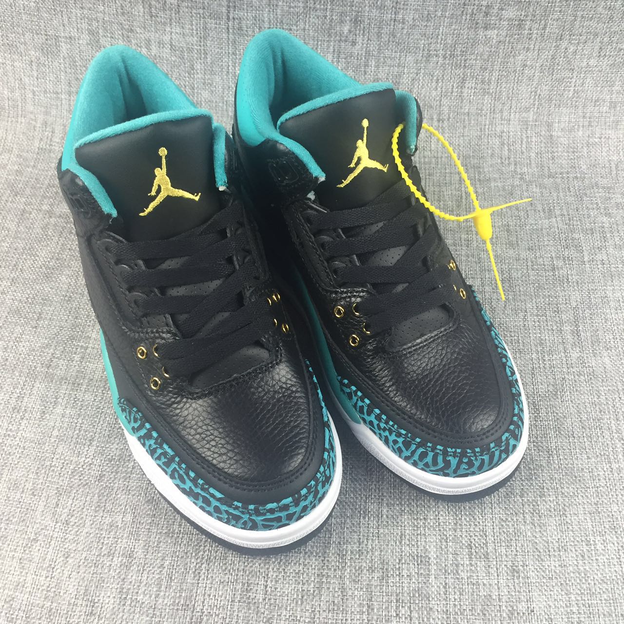 Air Jordan 3 Retro 136064-406