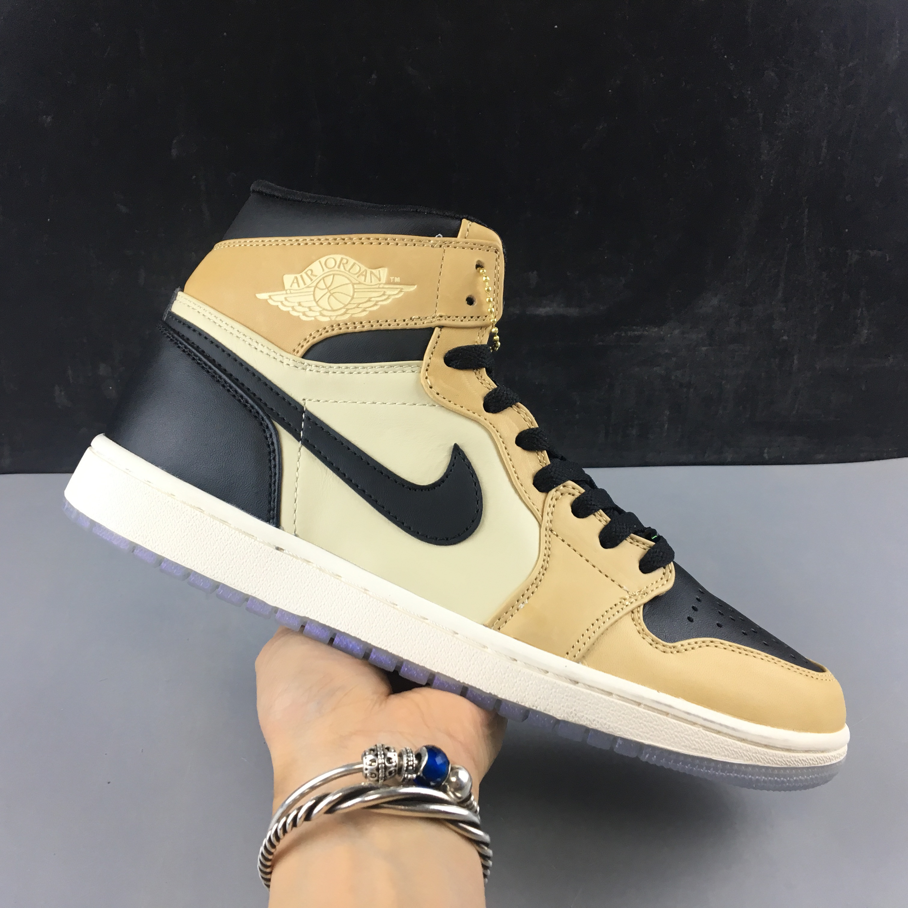 Air Jordan 1 Retro High Black Mushroom AH7389-003
