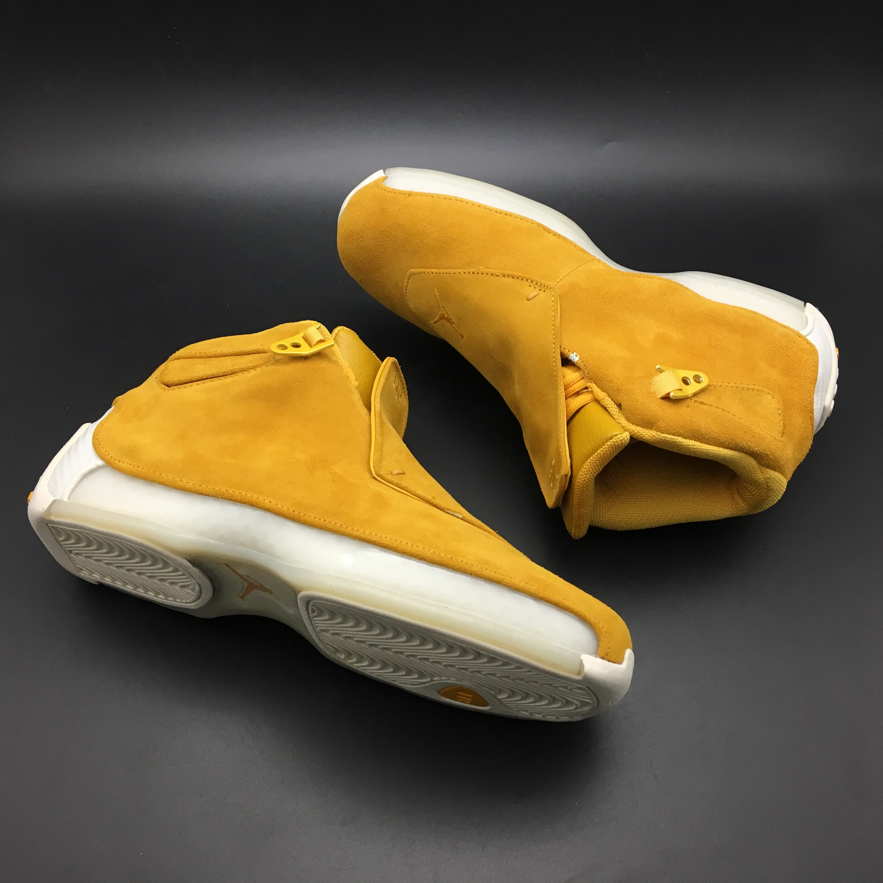 Air Jordan 18 Retro Yellow Ochre AA2494-701