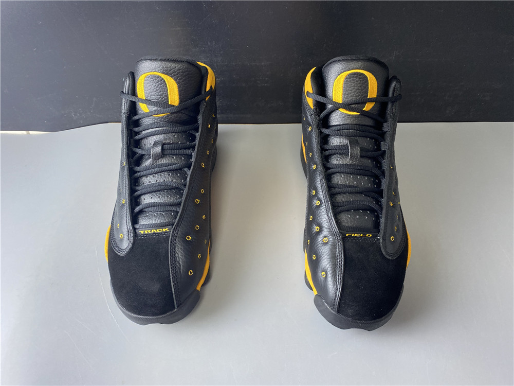 Air Jordan 13 Retro PE OREGON DUCKS AR4390-035