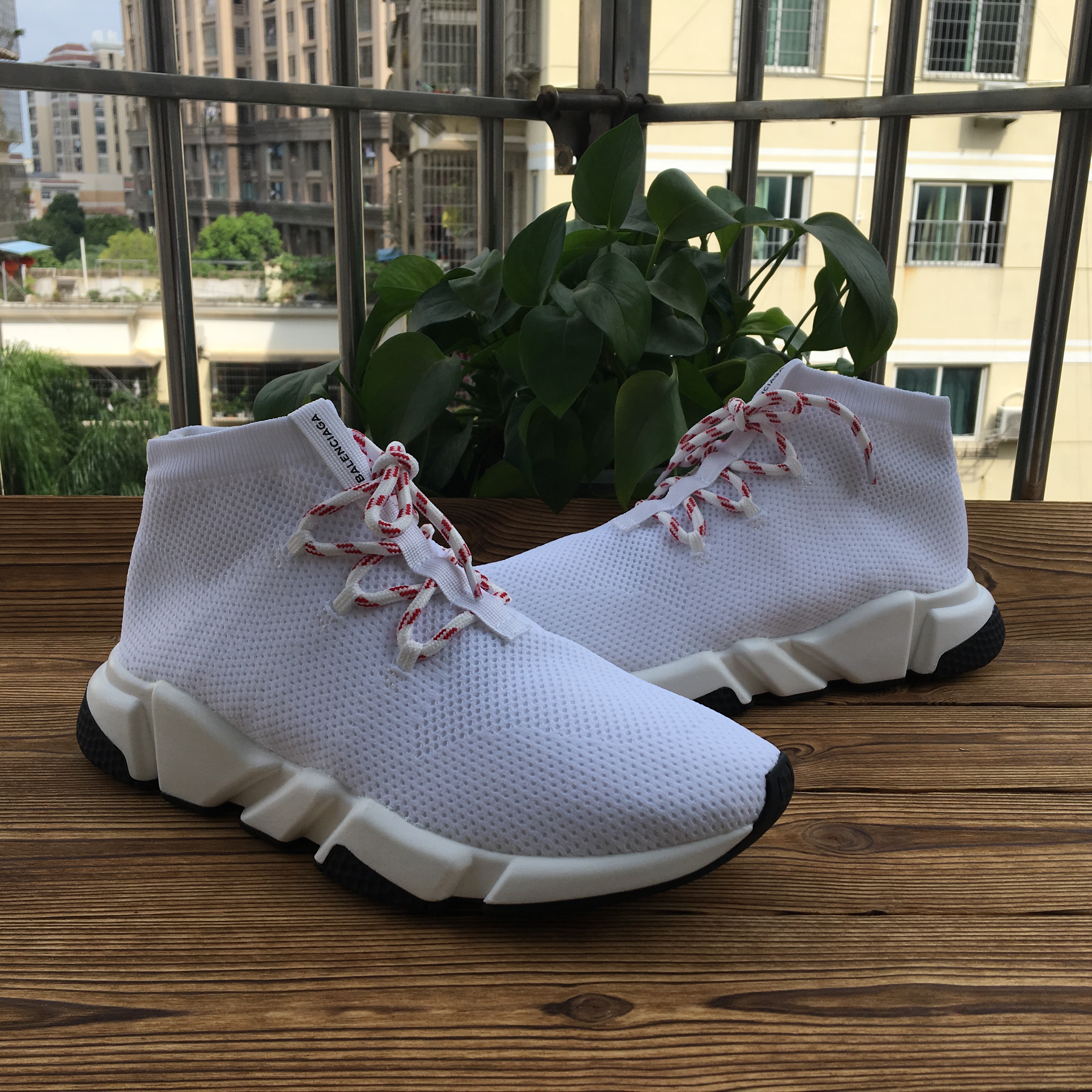 Speed Lace Up White Red 517319 W07U0 9000