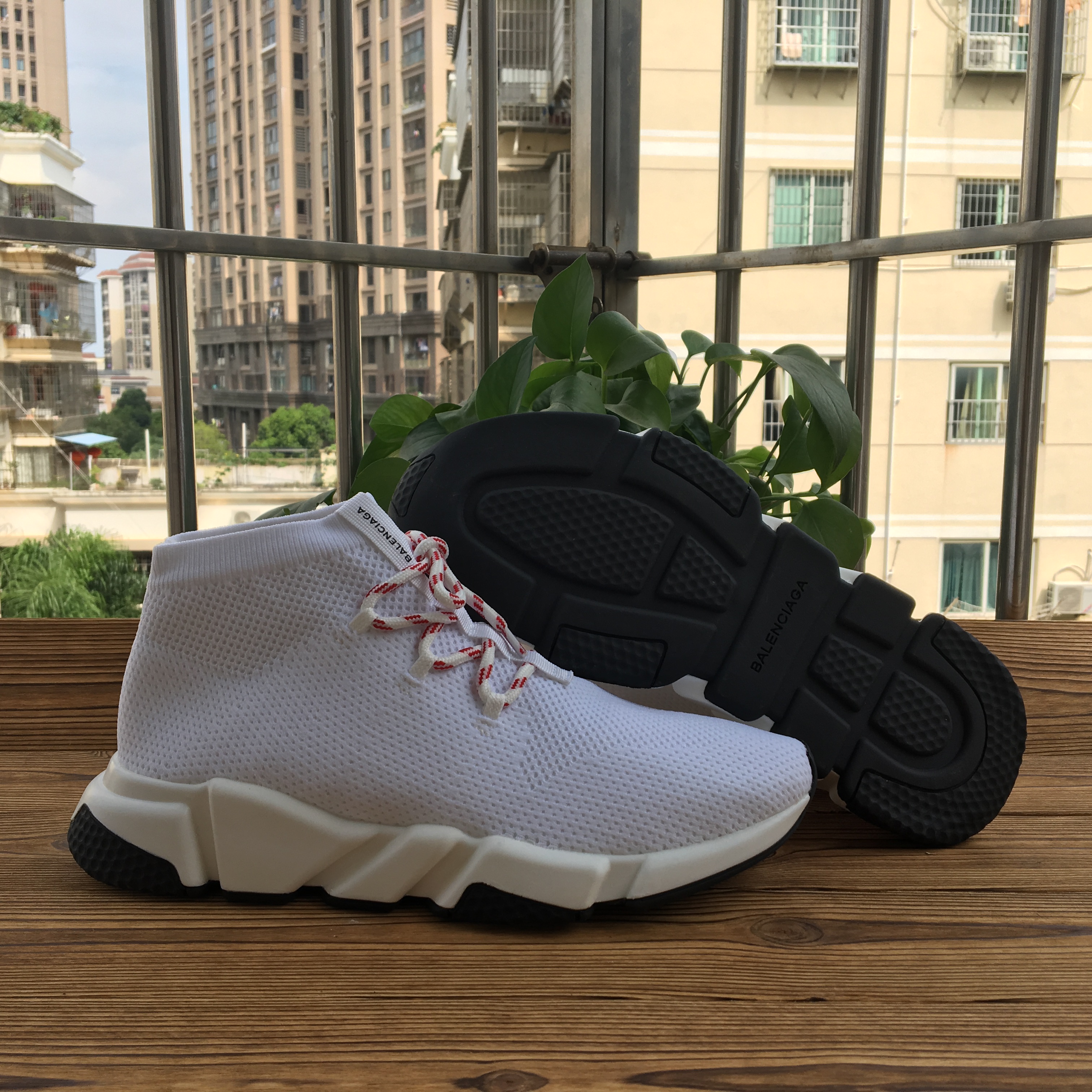 Speed Lace Up White Red 517319 W07U0 9000