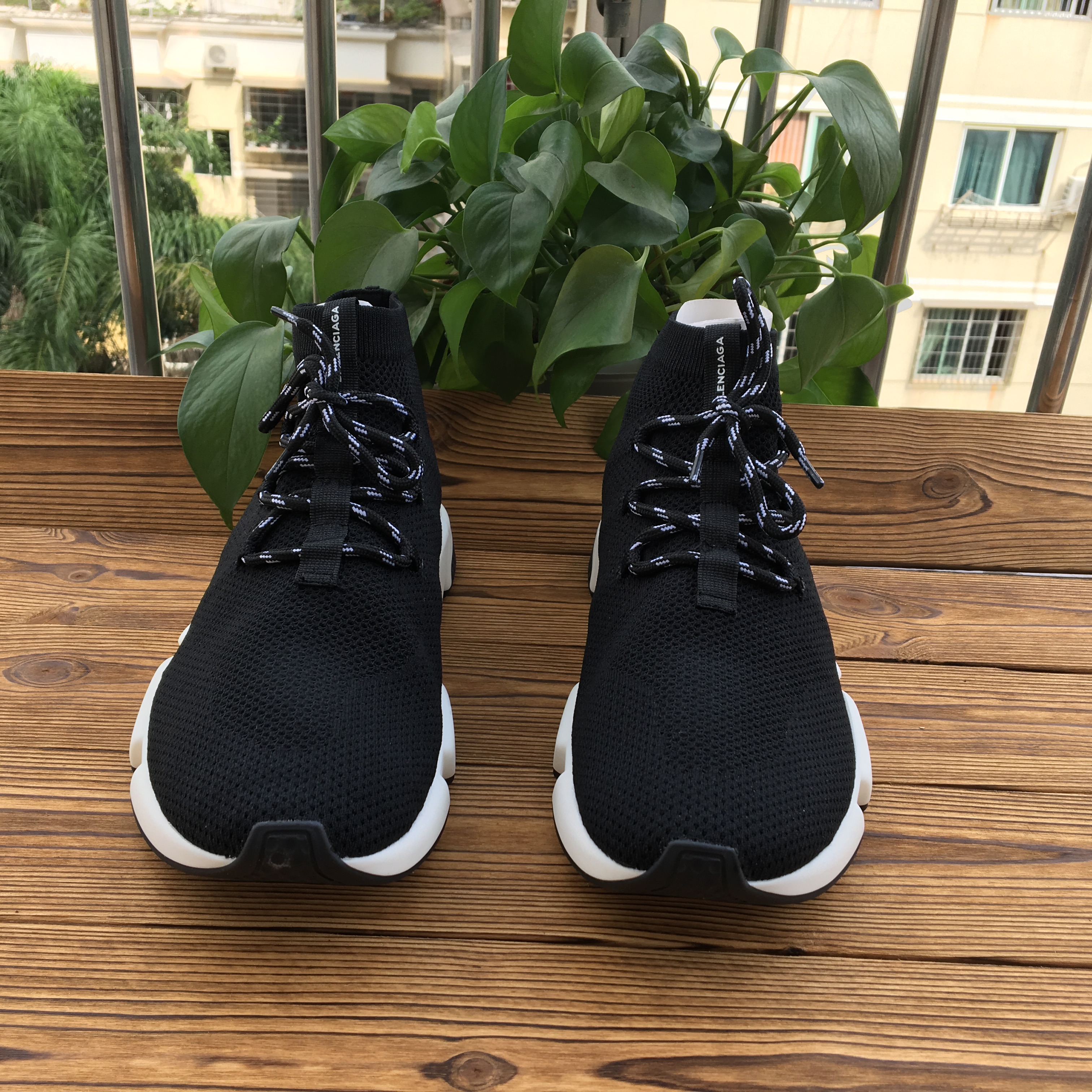 Blncig 18ss Hollow Black And White 500300-W08UO-3688