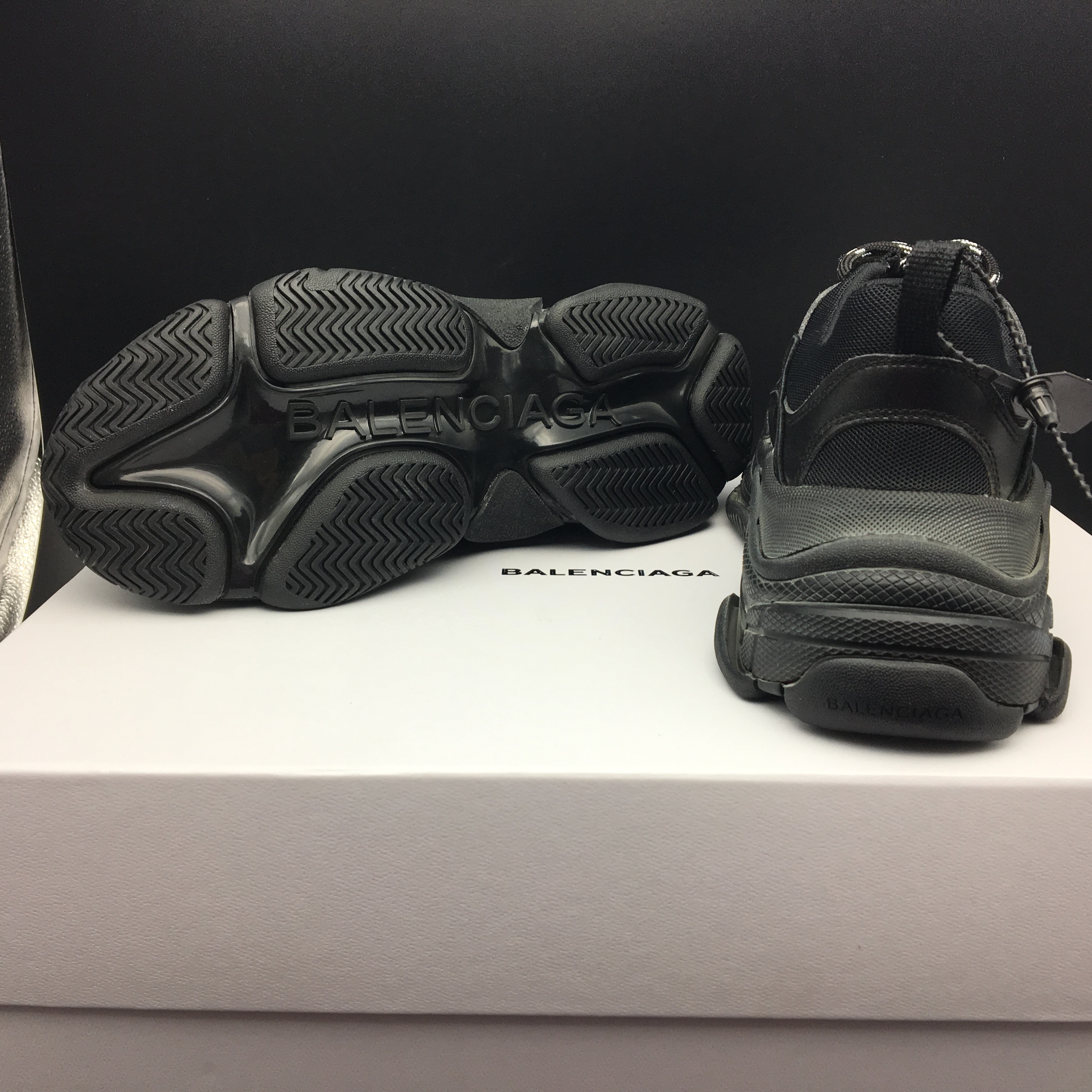 Blncig Triple S Triple Black 172342F128017
