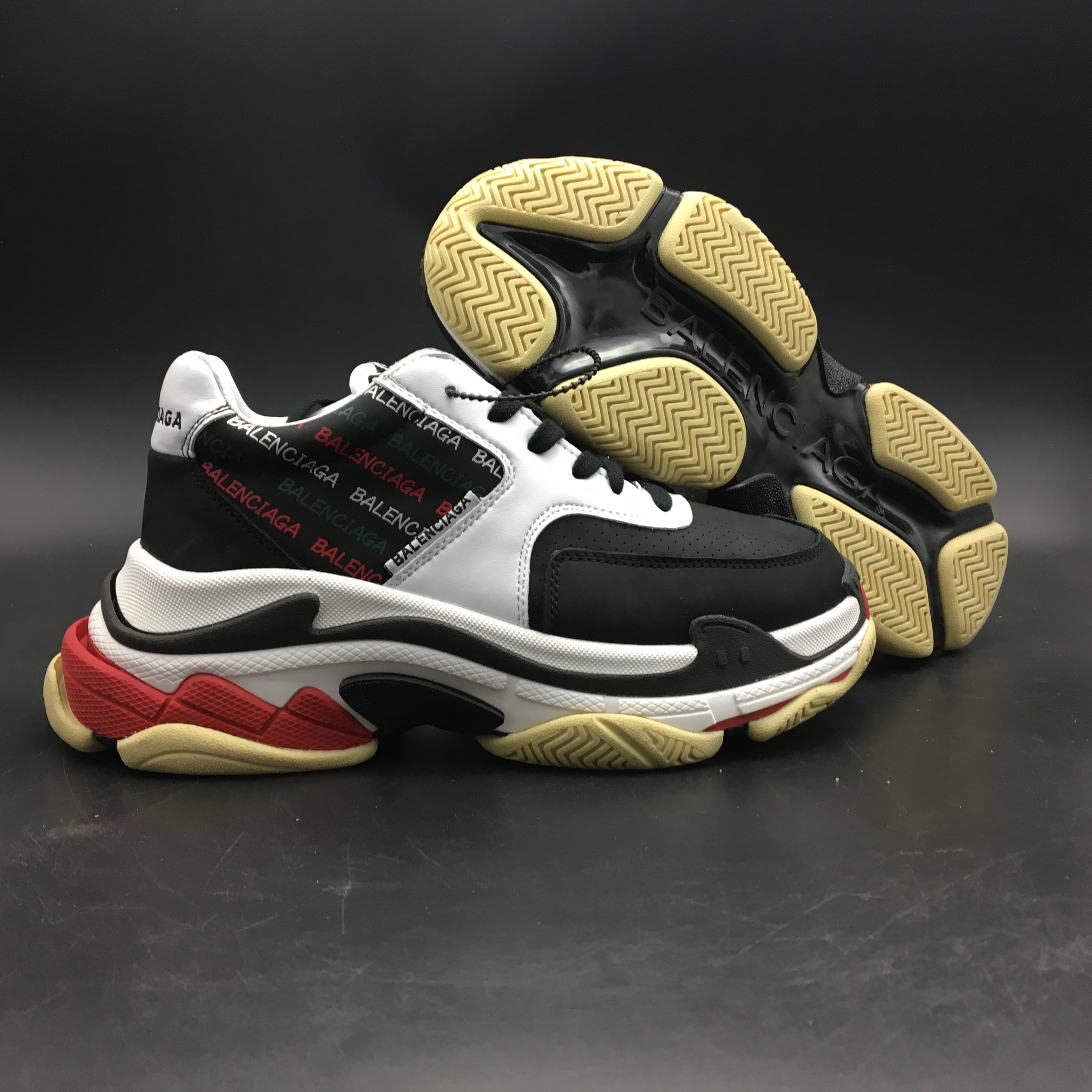 Blncig Black & White 17FW Triple S 483560-W06E1-1011