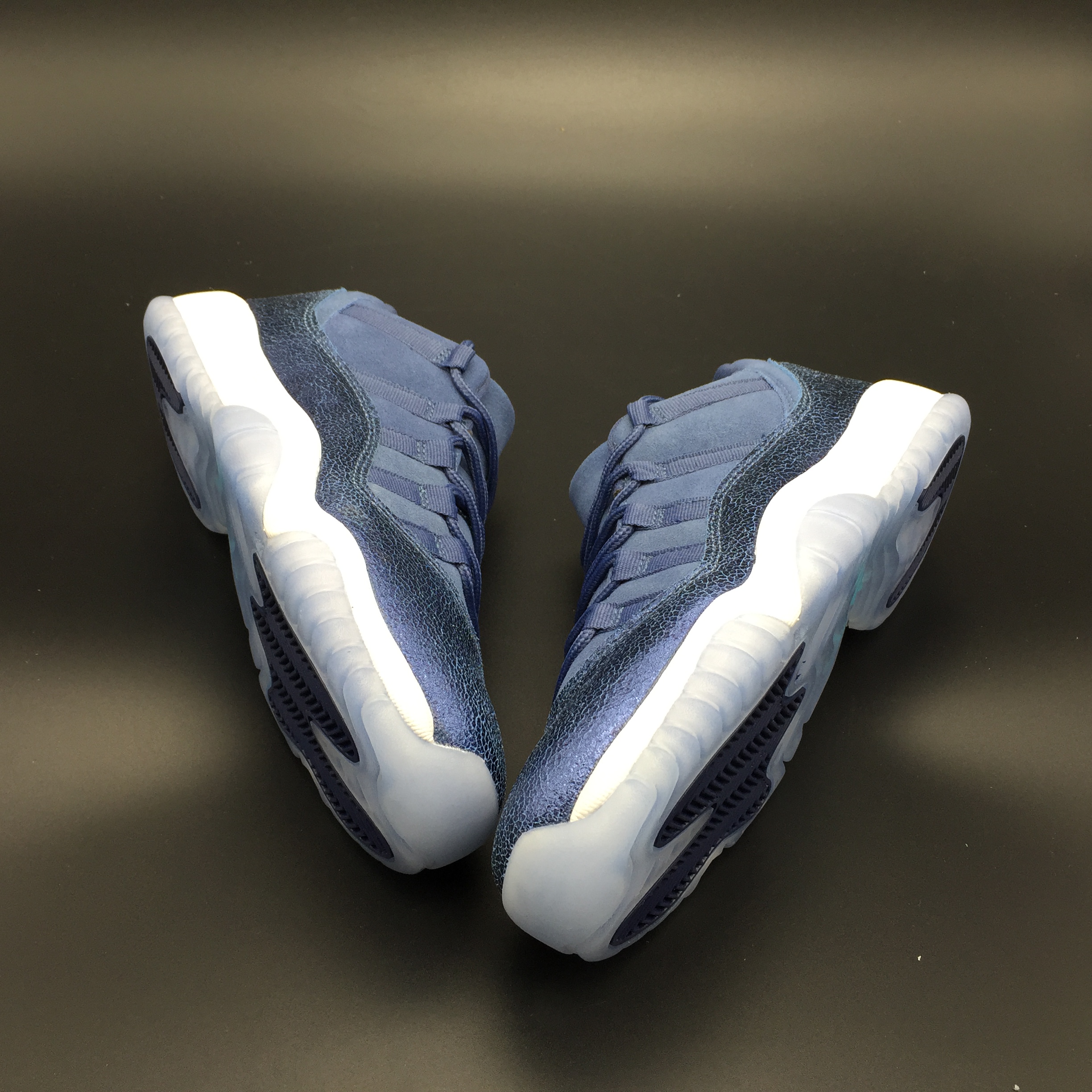 Air Jordan 11 Low GS Blue Moon