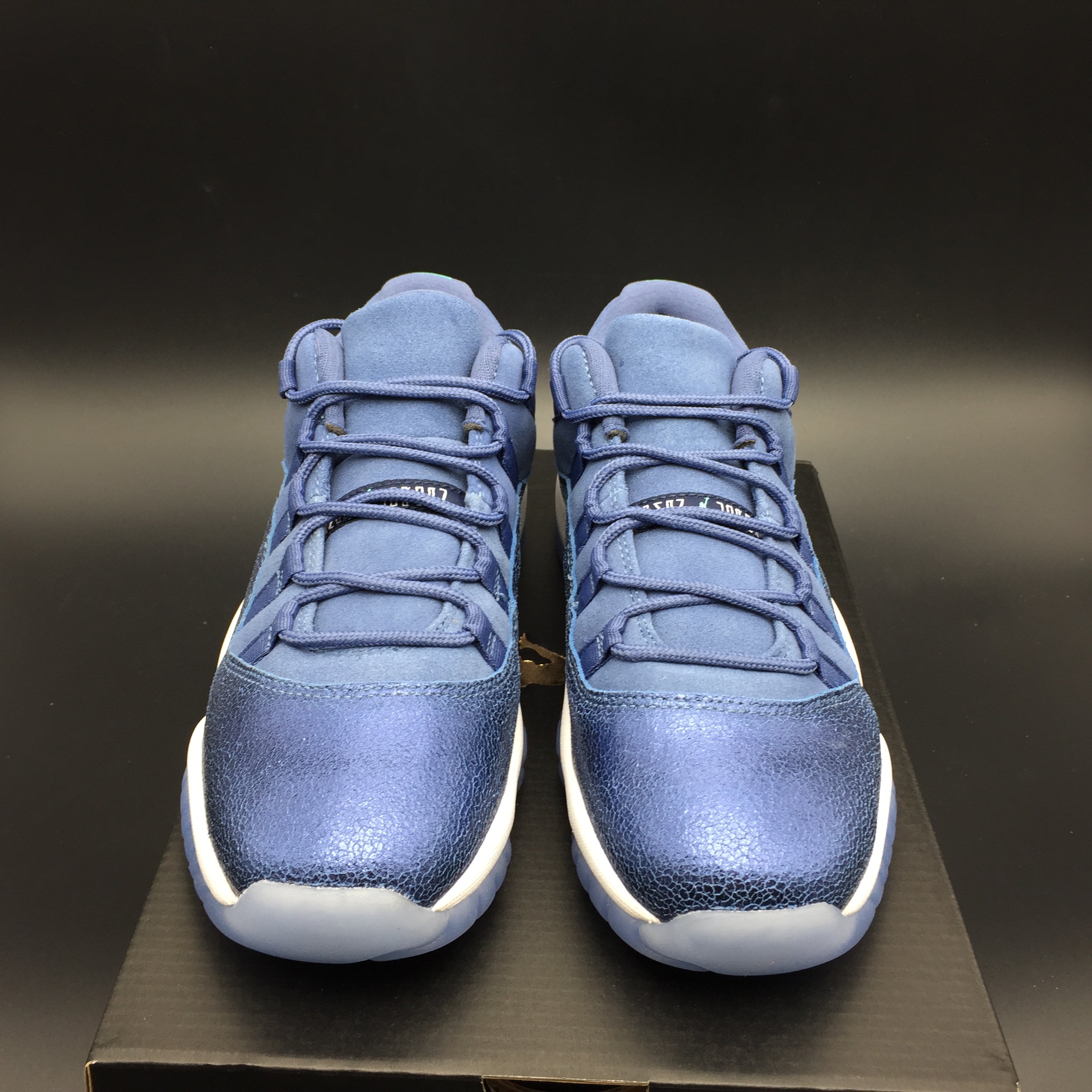 Air Jordan 11 Low GS Blue Moon