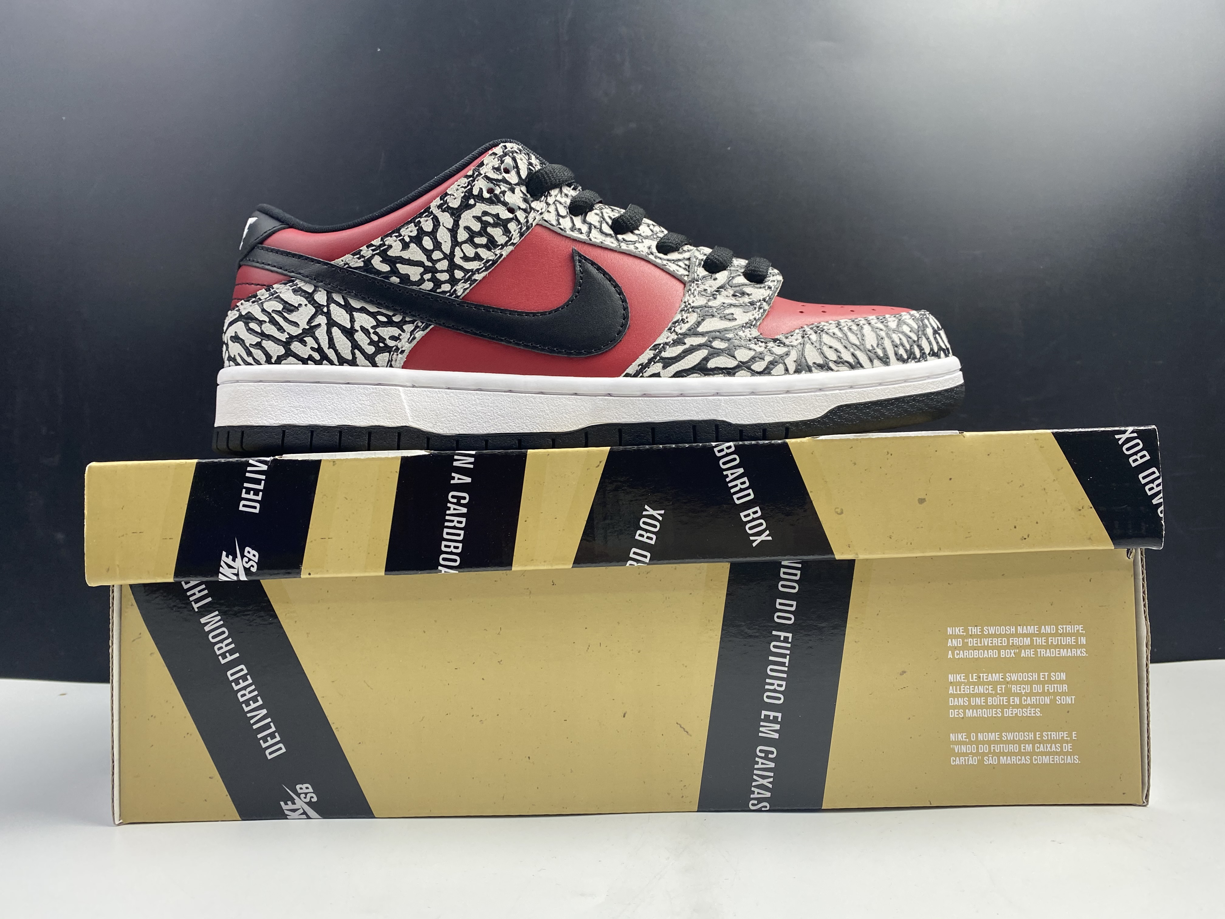 NIKE Dunk SB x Supreme 10th Anniversary Red Burst 313170-600