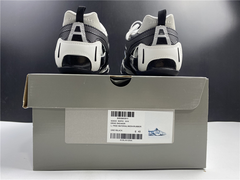 Blncig Drive Sneaker Light Grey Black 624343 W2FD1 1019