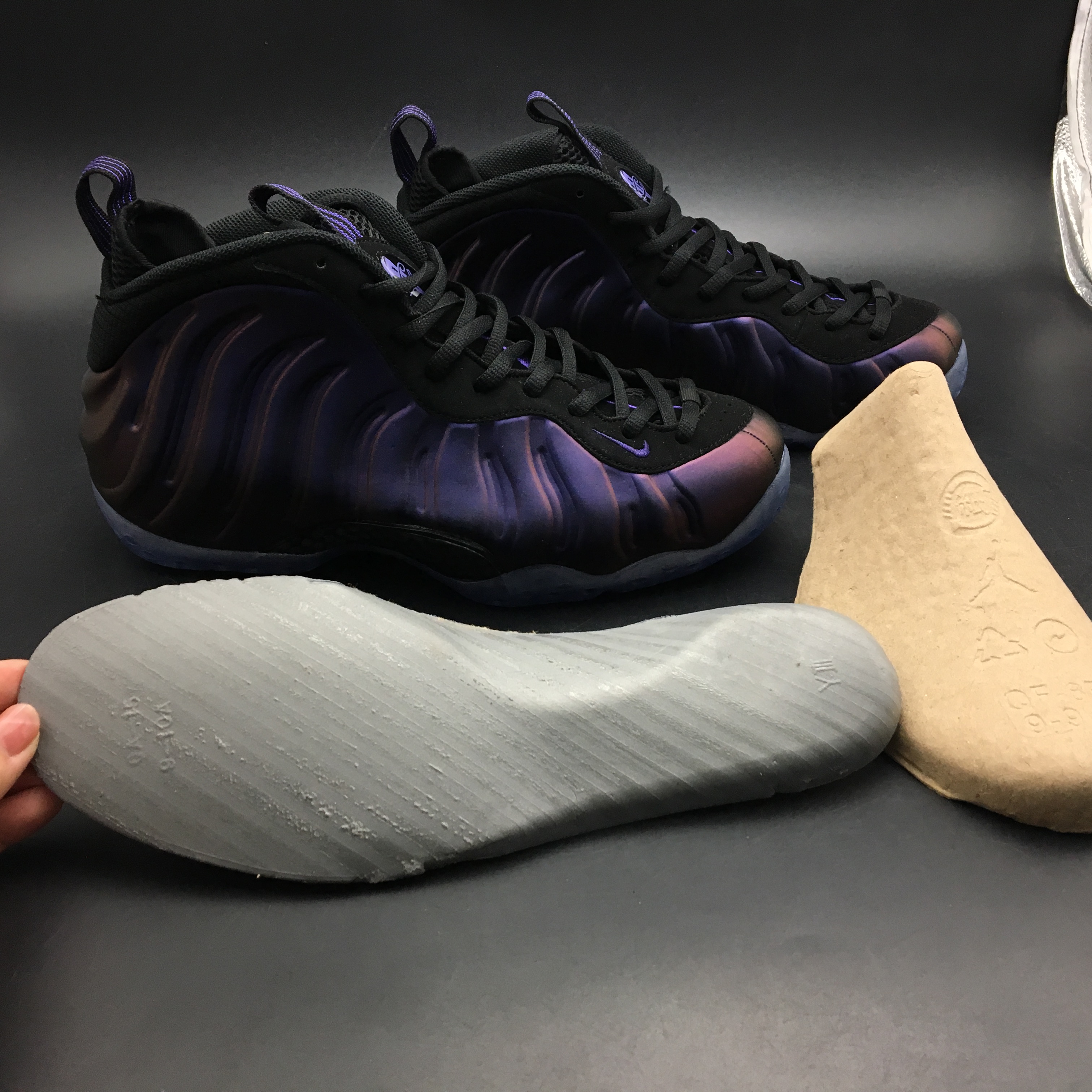 Nike Air Foamposite One Hologram 314996-900