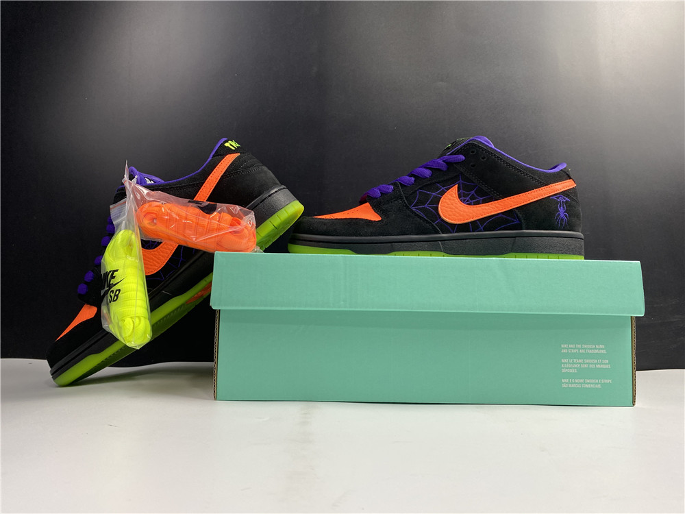 Nike SB Dunk Low Night of Mischief Halloween BQ6817-006