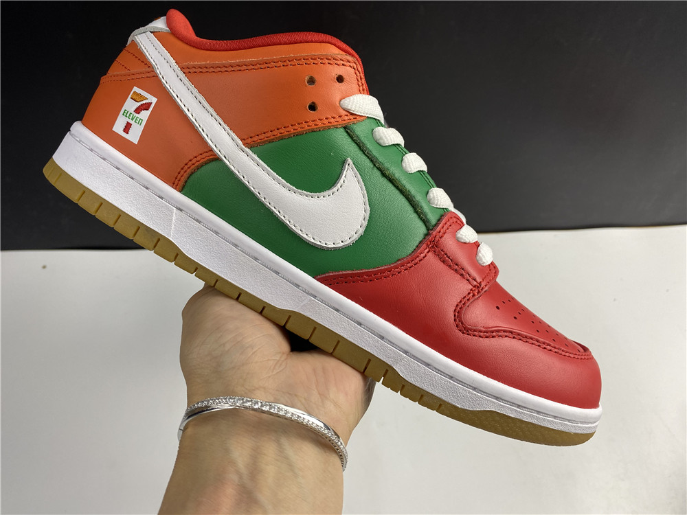 Nike SB Dunk Low 7 Eleven CZ5130-600