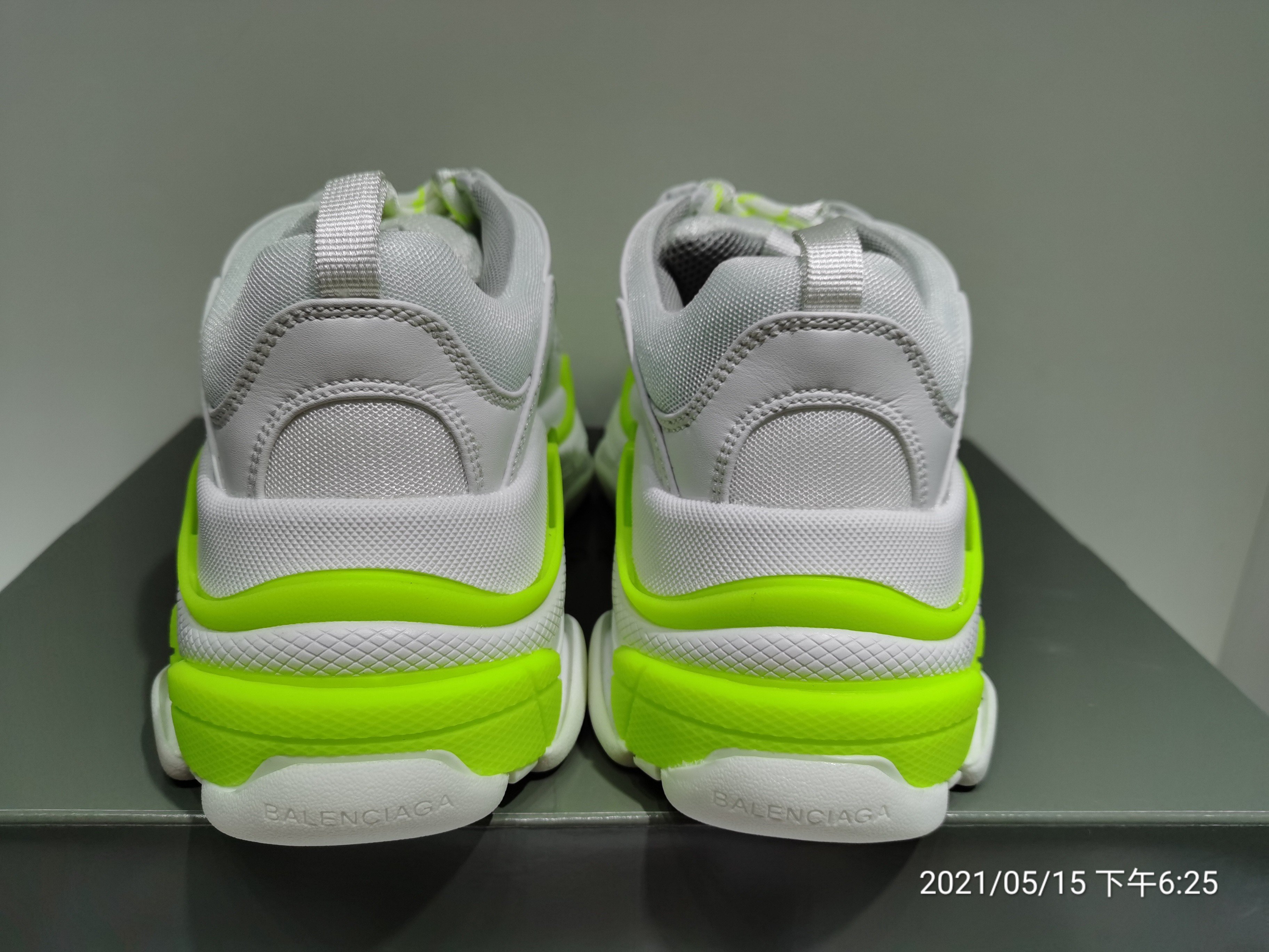 Blncig Triple S 536737 W0901 9088