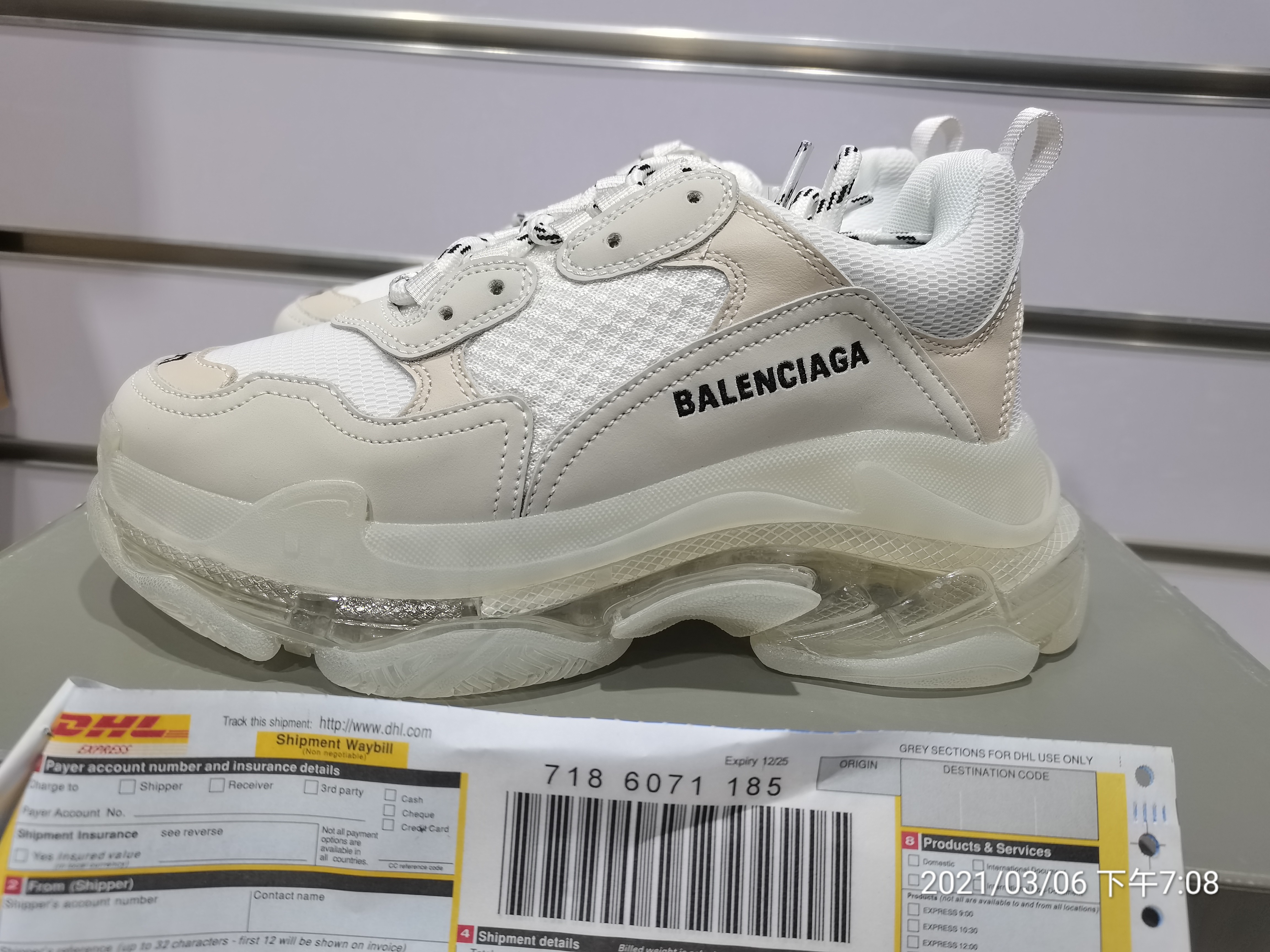 Blncig Triple S Trainer Clear Sole White
