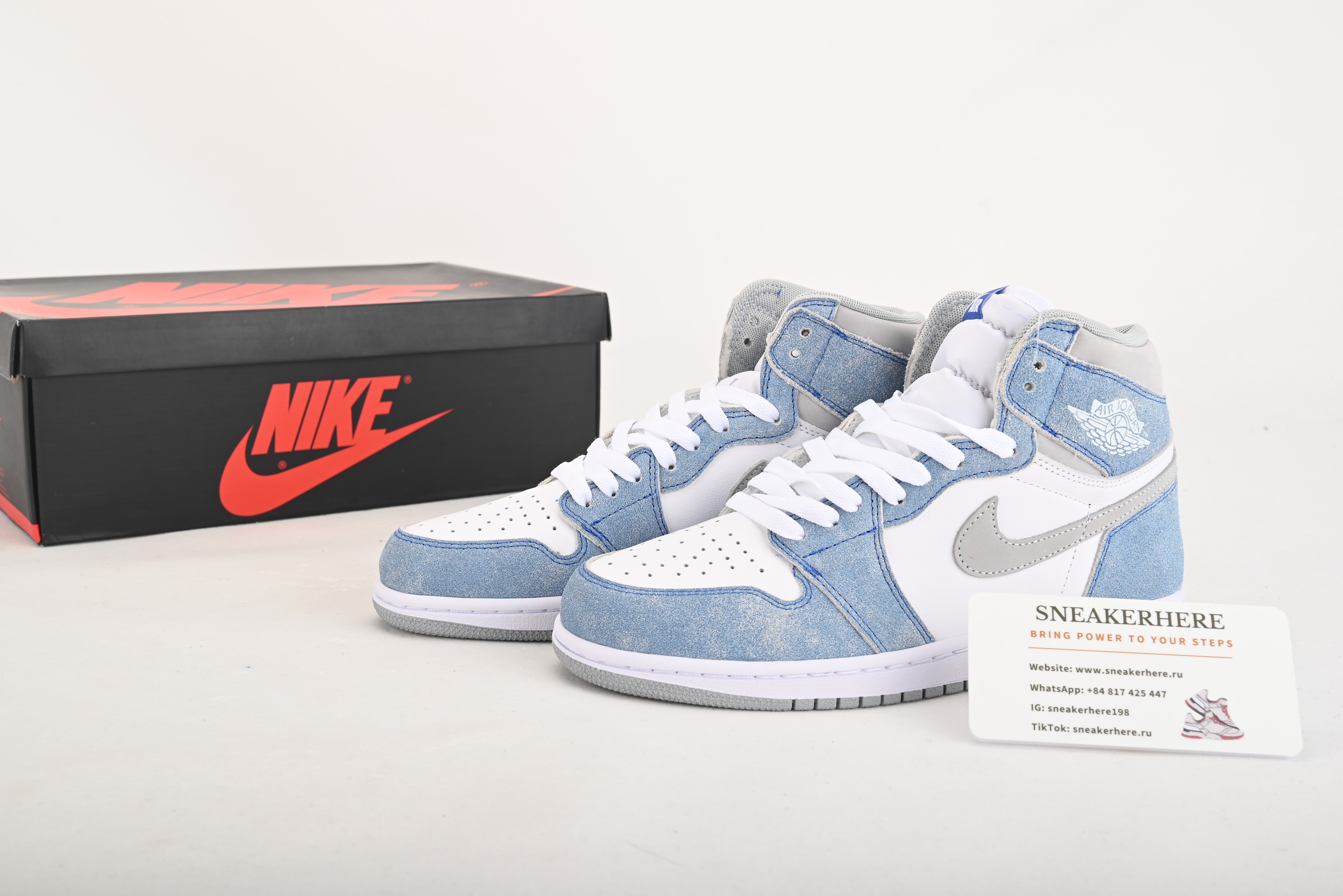 Air Jordan 1 Retro High OG Hyper Royal 555088-402