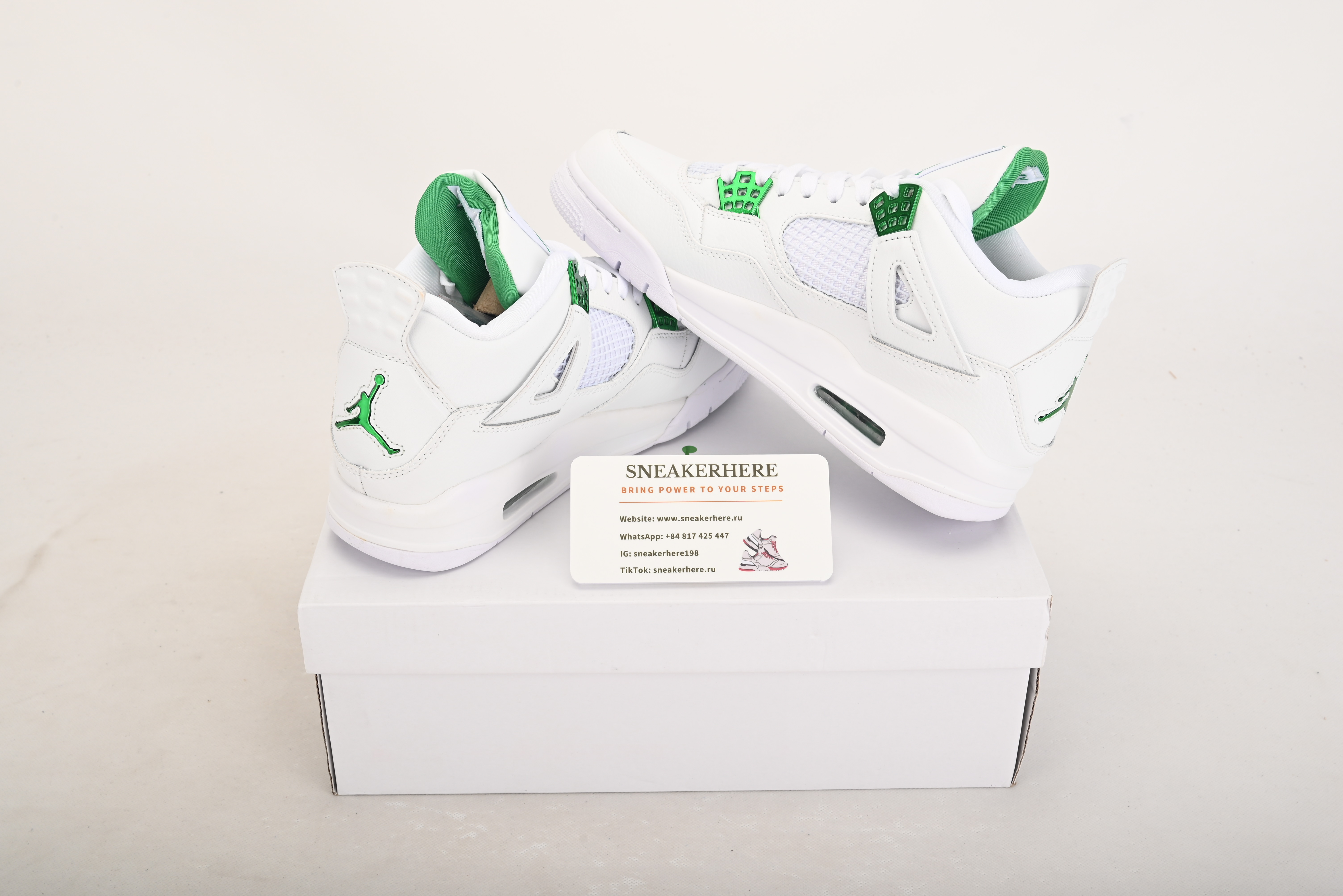 Air Jordan 4 Retro Metallic Green CT8527-113