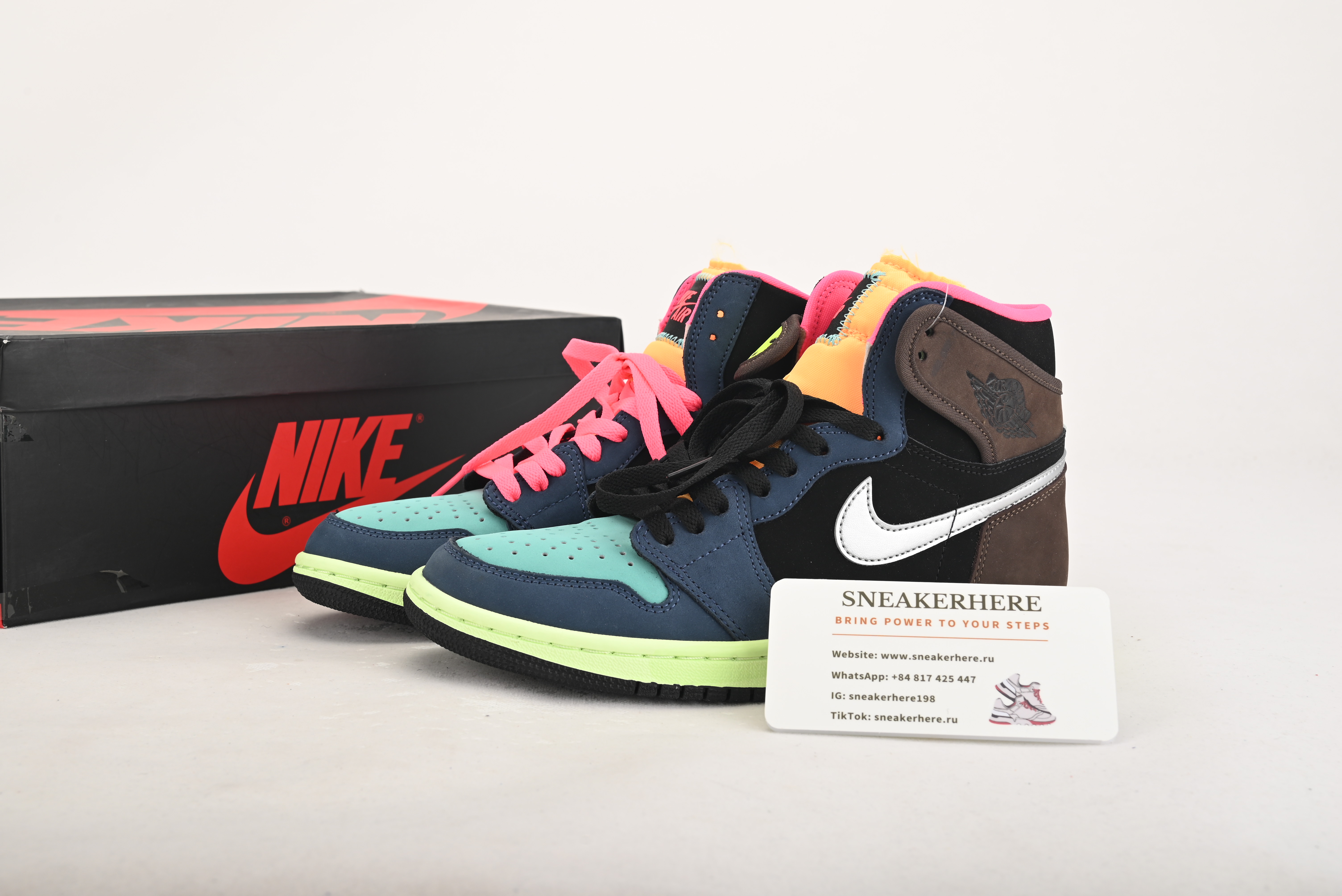 Air Jordan 1 Retro High Tokyo Bio Hack 555088-201