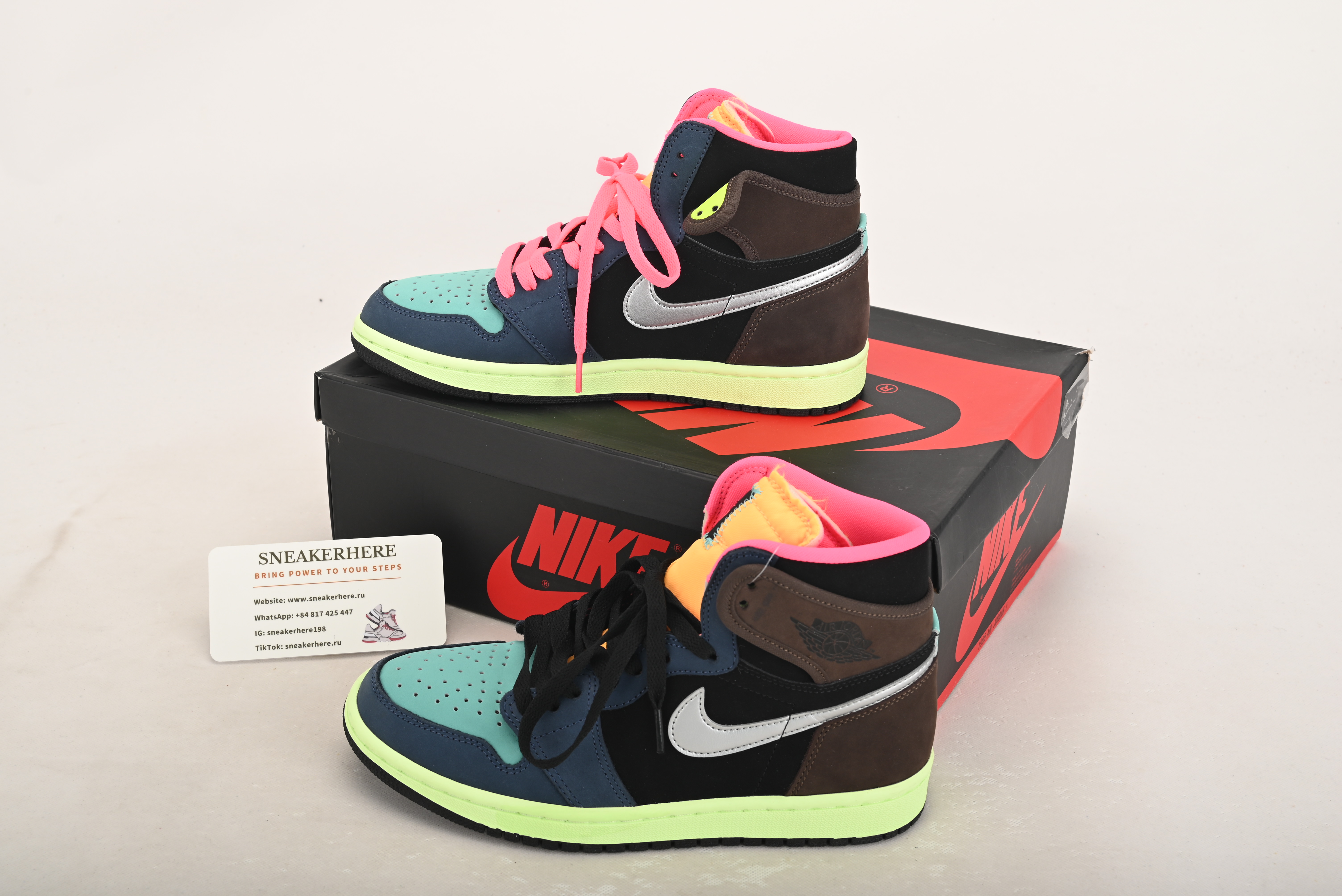 Air Jordan 1 Retro High Tokyo Bio Hack 555088-201