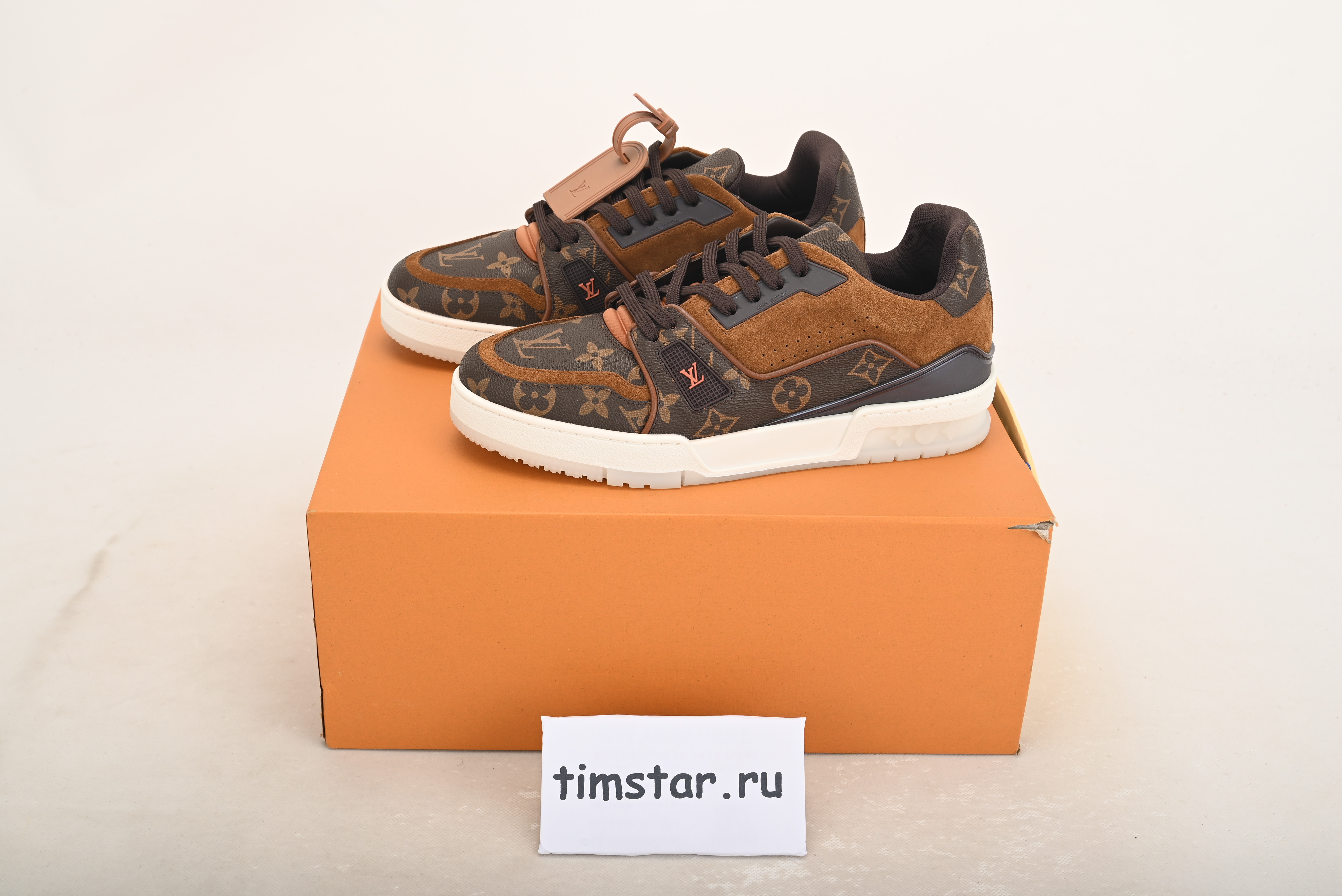 LsVttn Trainer Suede Monogram 1A5UR4