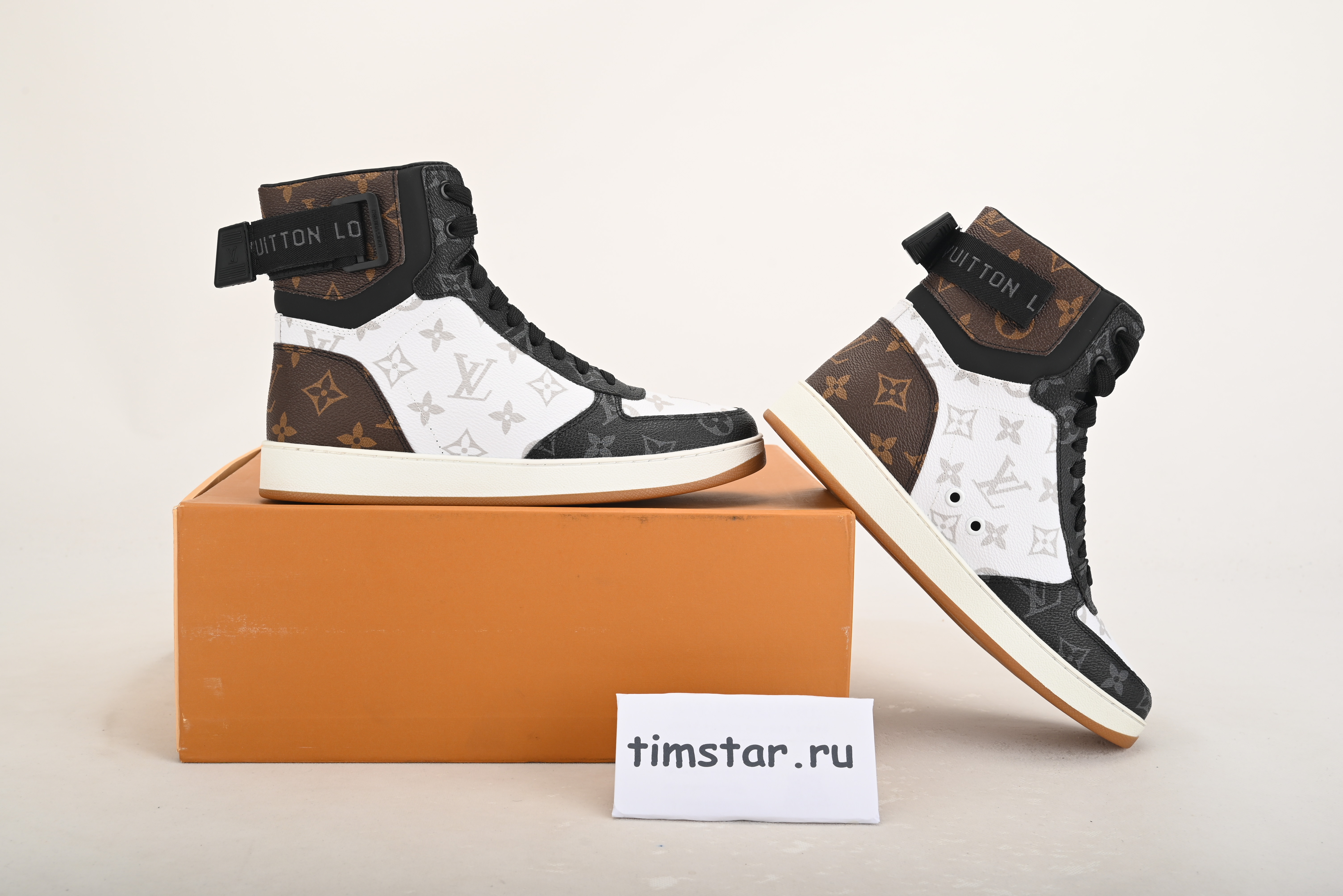 LsVttn Rivoli Sneaker Boot Monogram 1A44VV