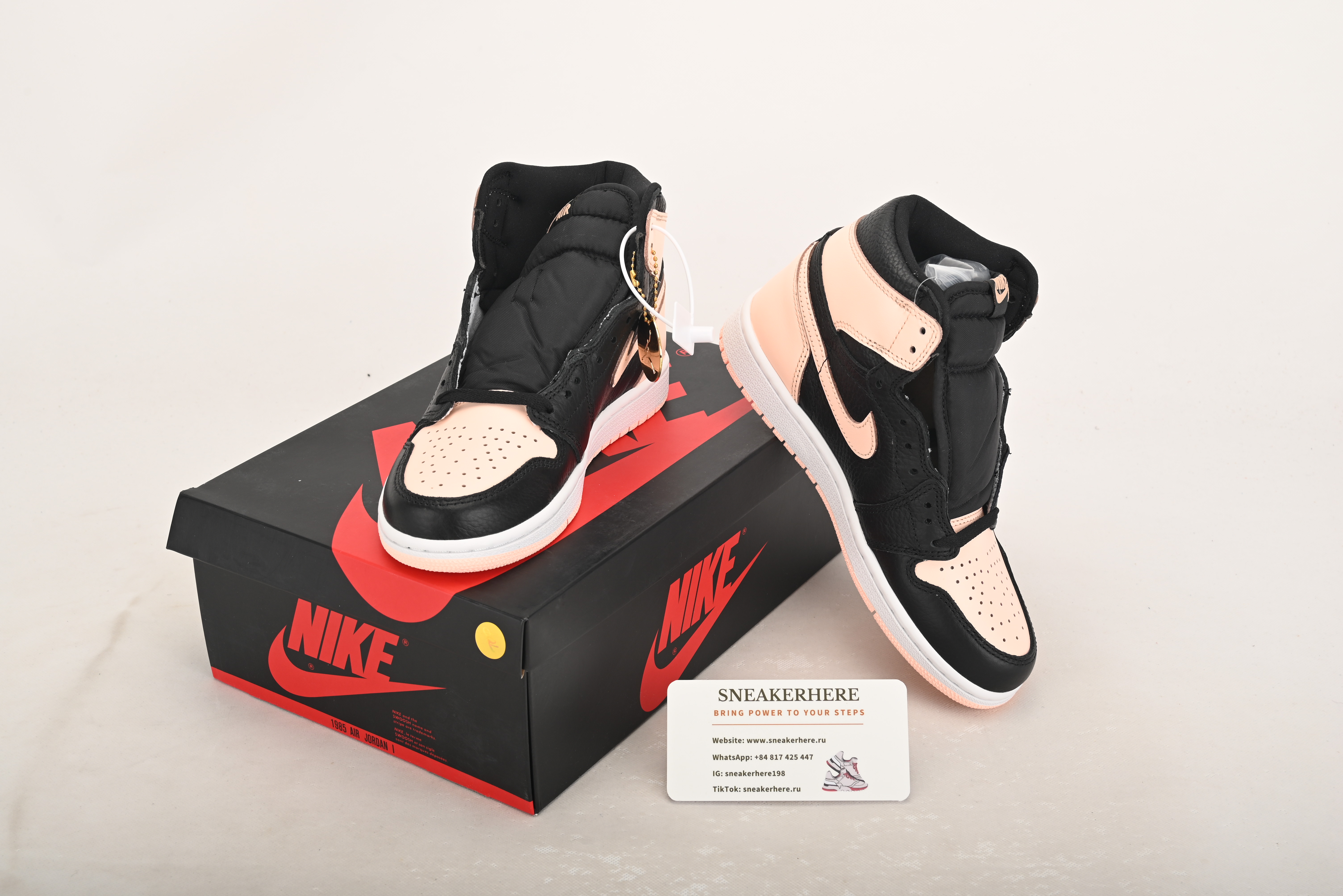 Air Jordan 1 Retro High Black Crimson Tint 555088-081