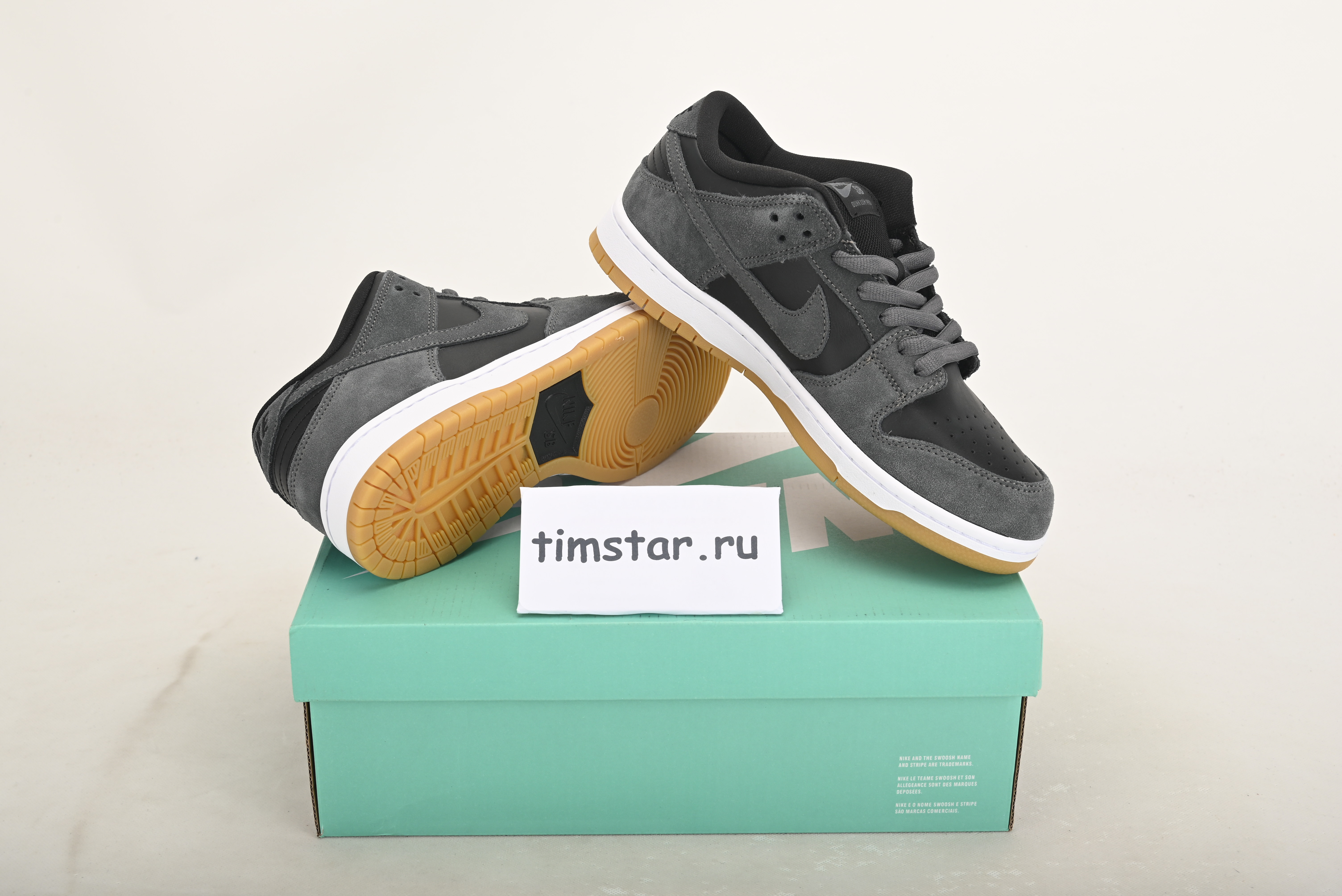 Nike SB Dunk Low Dark Grey Black Gum AR0778-001