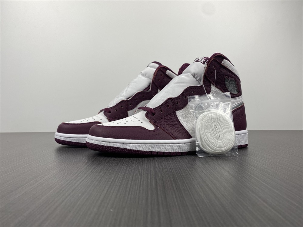 Air Jordan 1 Retro High OG Bordeaux 555088-611