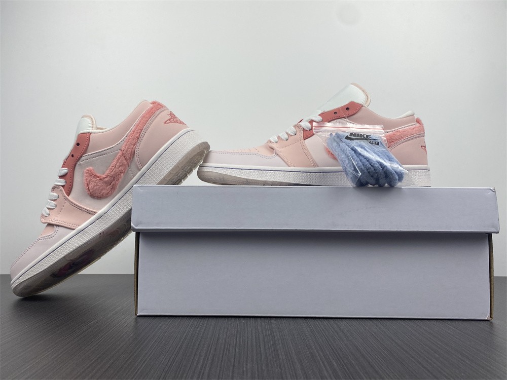 Air Jordan 1 Low SE Mighty Swooshers Pink (W) DM5443-666