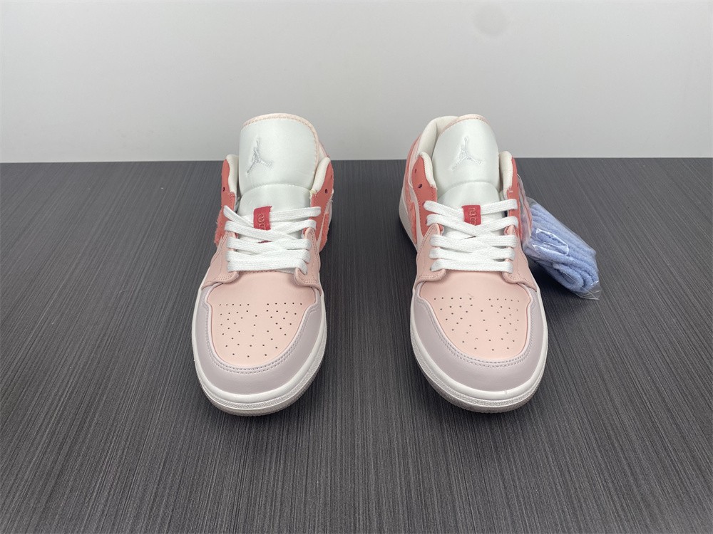 Air Jordan 1 Low SE Mighty Swooshers Pink (W) DM5443-666