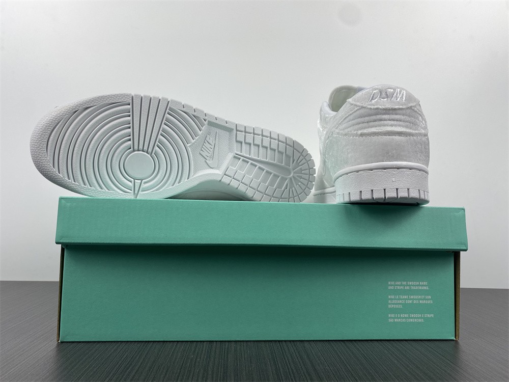 Nike Dunk Low Dover Street Market “Triple White” DH2686-100