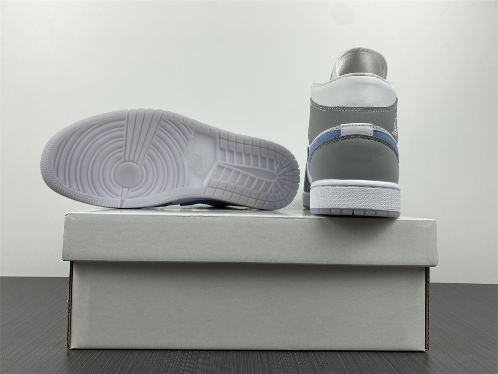 Air Jordan 1 Mid Wolf Grey Aluminum (W) BQ6472-105