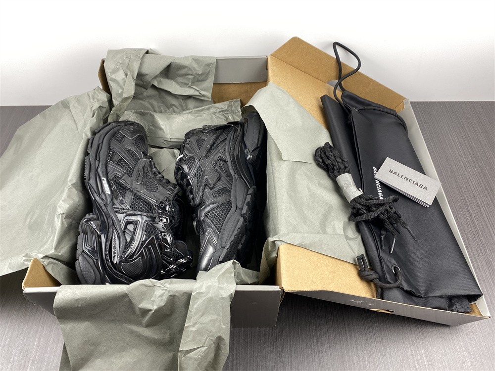 Blncig Runner Monocolor Kith Black 677403 W3RA9 1000