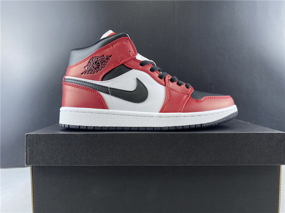 Air Jordan 1 Mid Chicago (2020) 554724-173