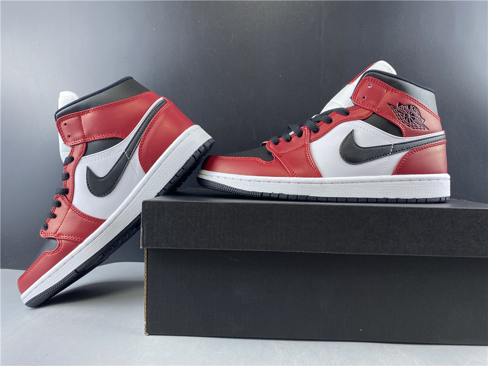 Air Jordan 1 Mid Chicago (2020) 554724-173