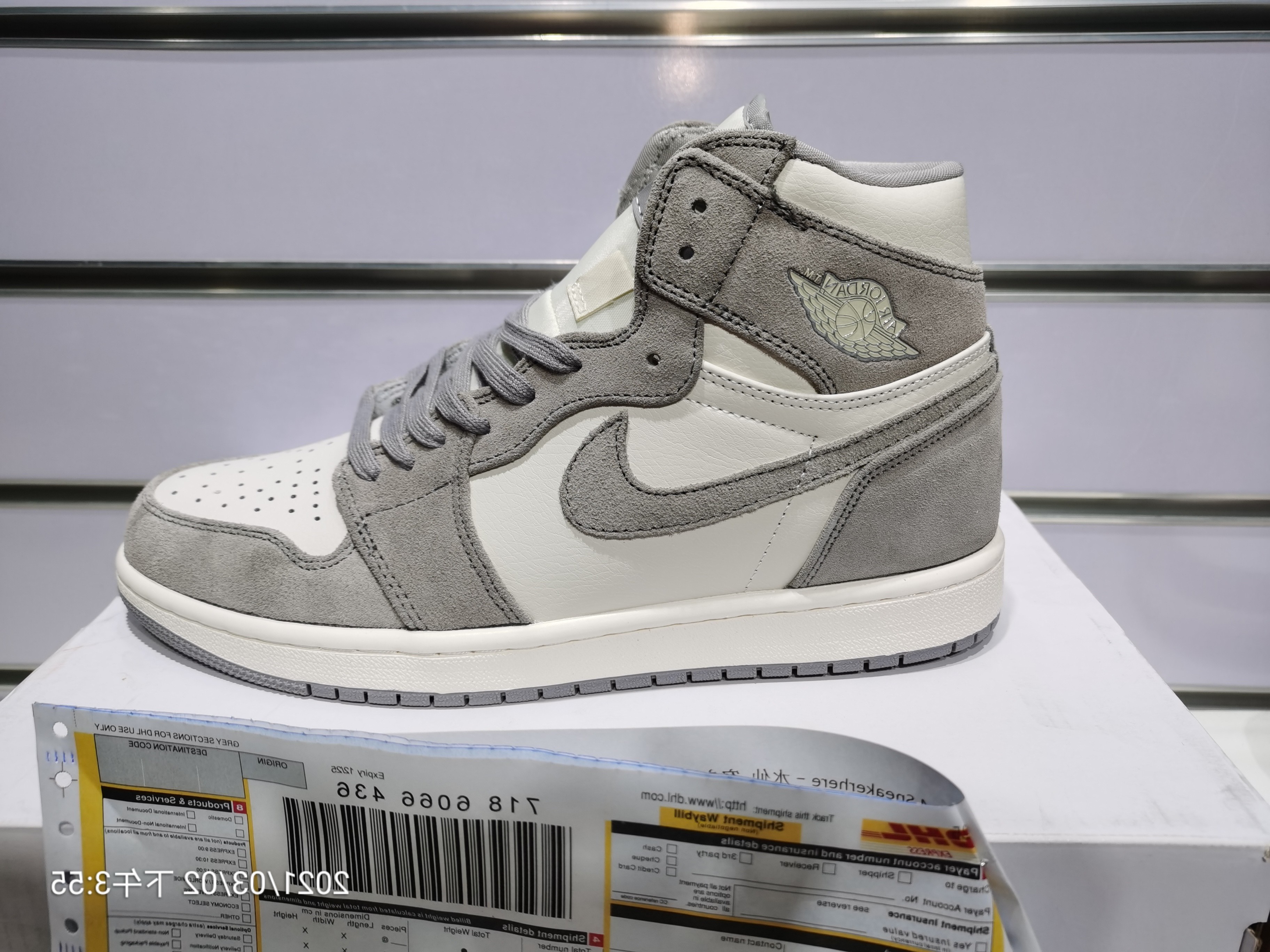 Air Jordan 1 Retro High Pale Ivory AH7389-101