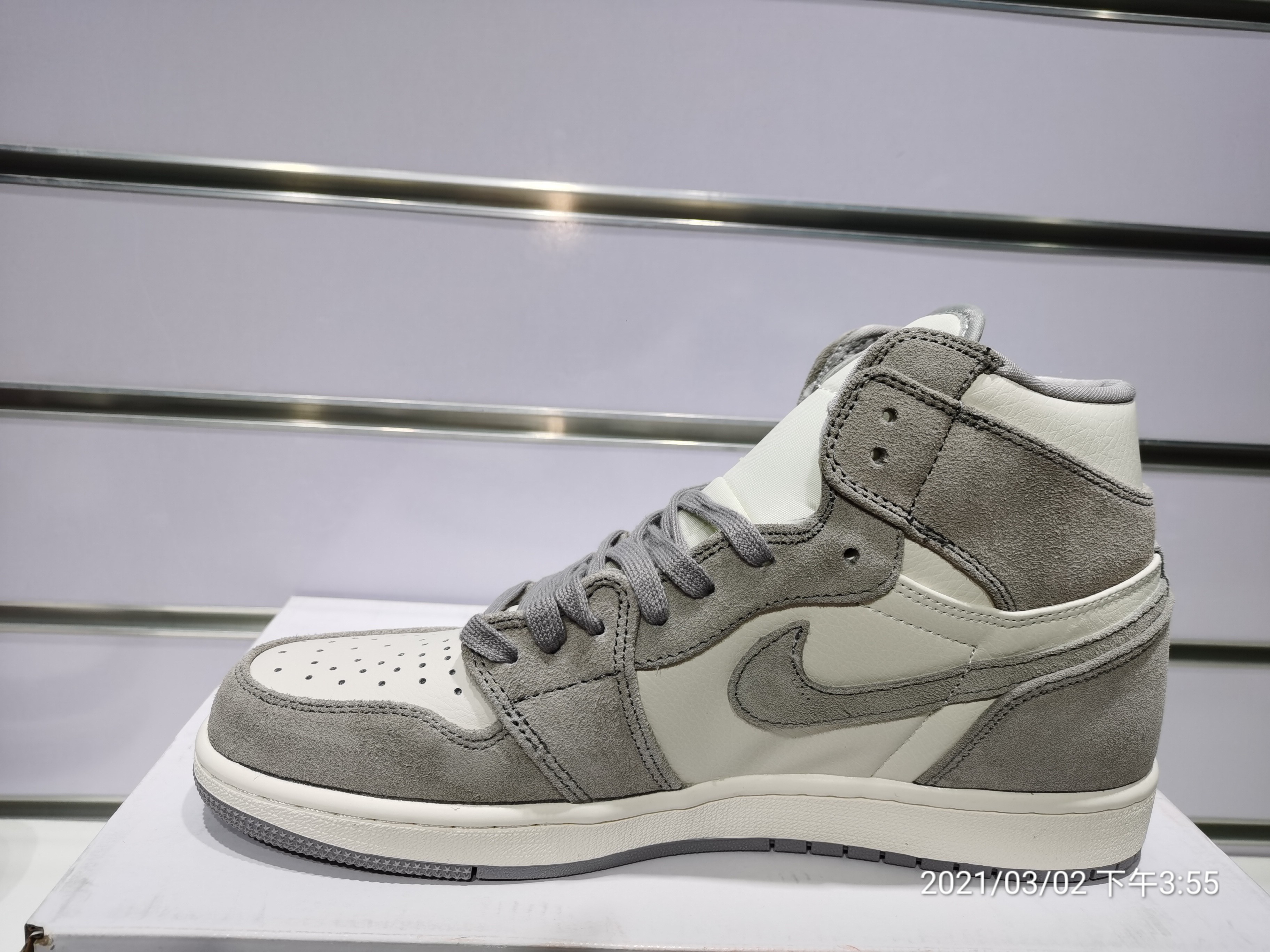 Air Jordan 1 Retro High Pale Ivory AH7389-101