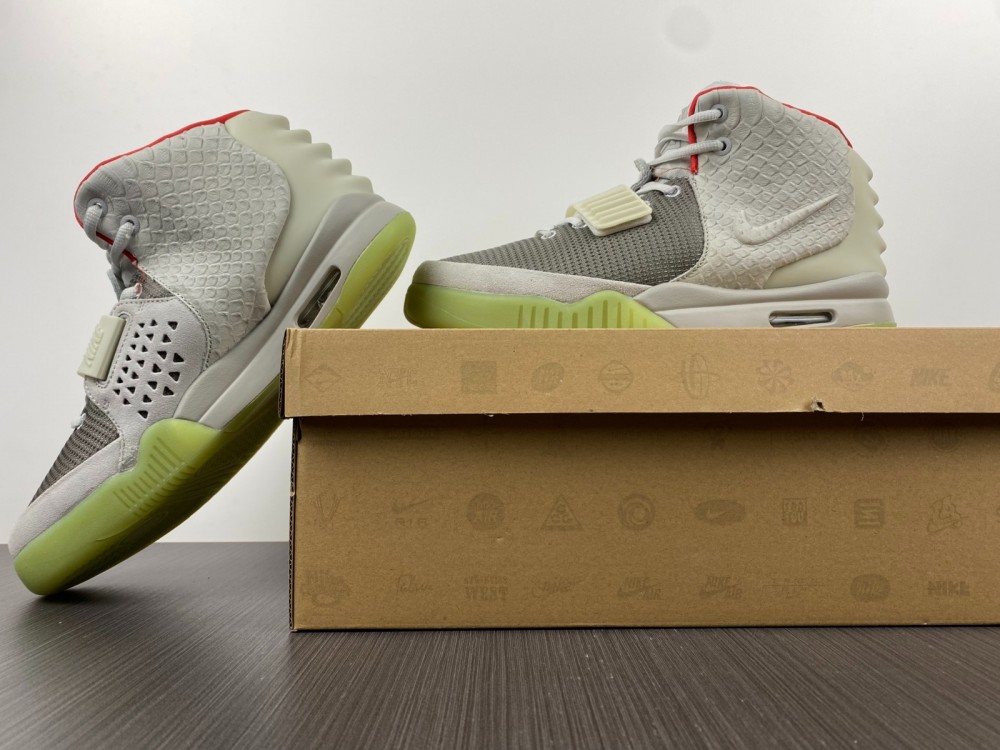 Nike Air Yeezy 2 Pure Platinum 508214-010