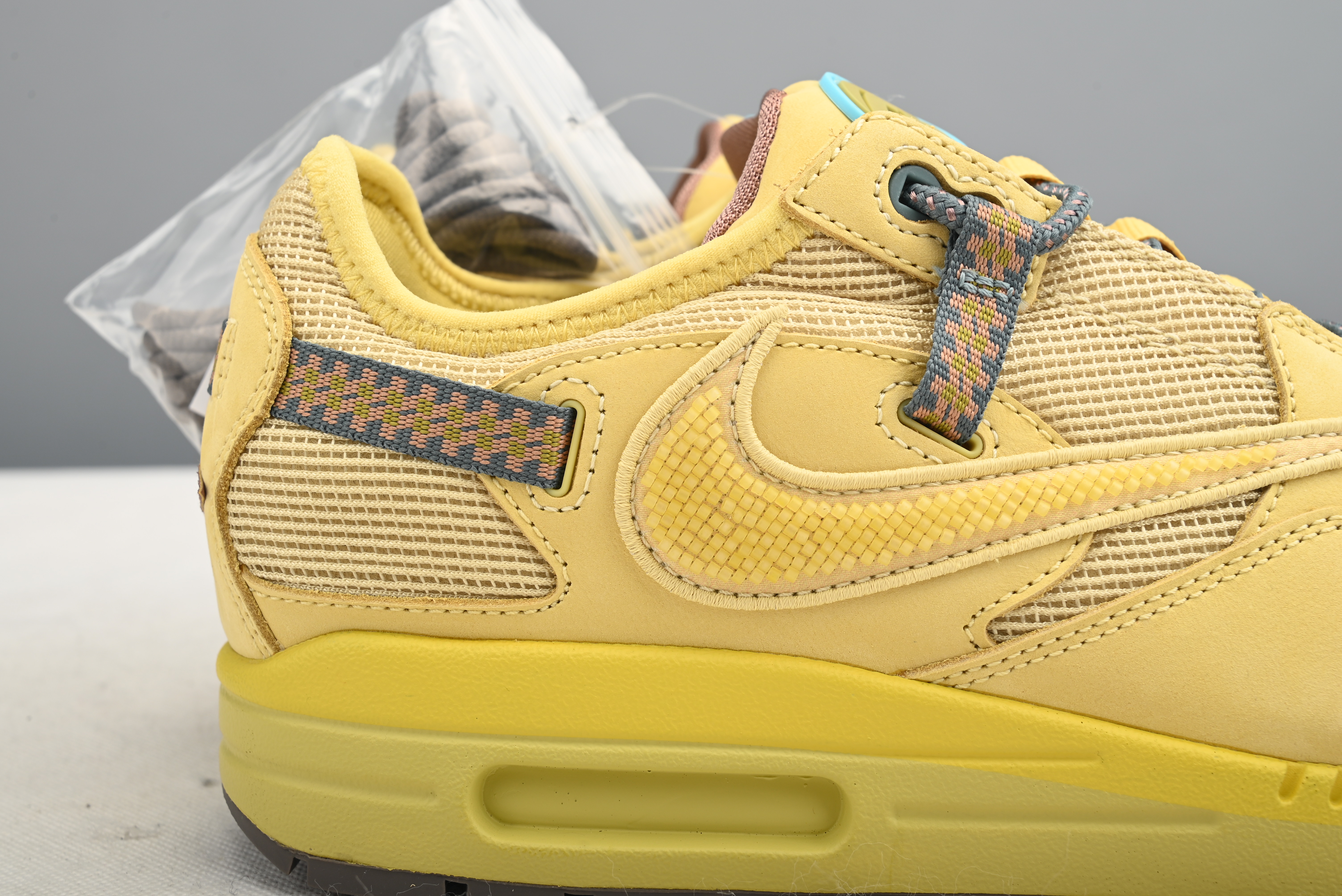 Nike Air Max 1 Travis Scott Cactus Jack Saturn Gold DO9392-700