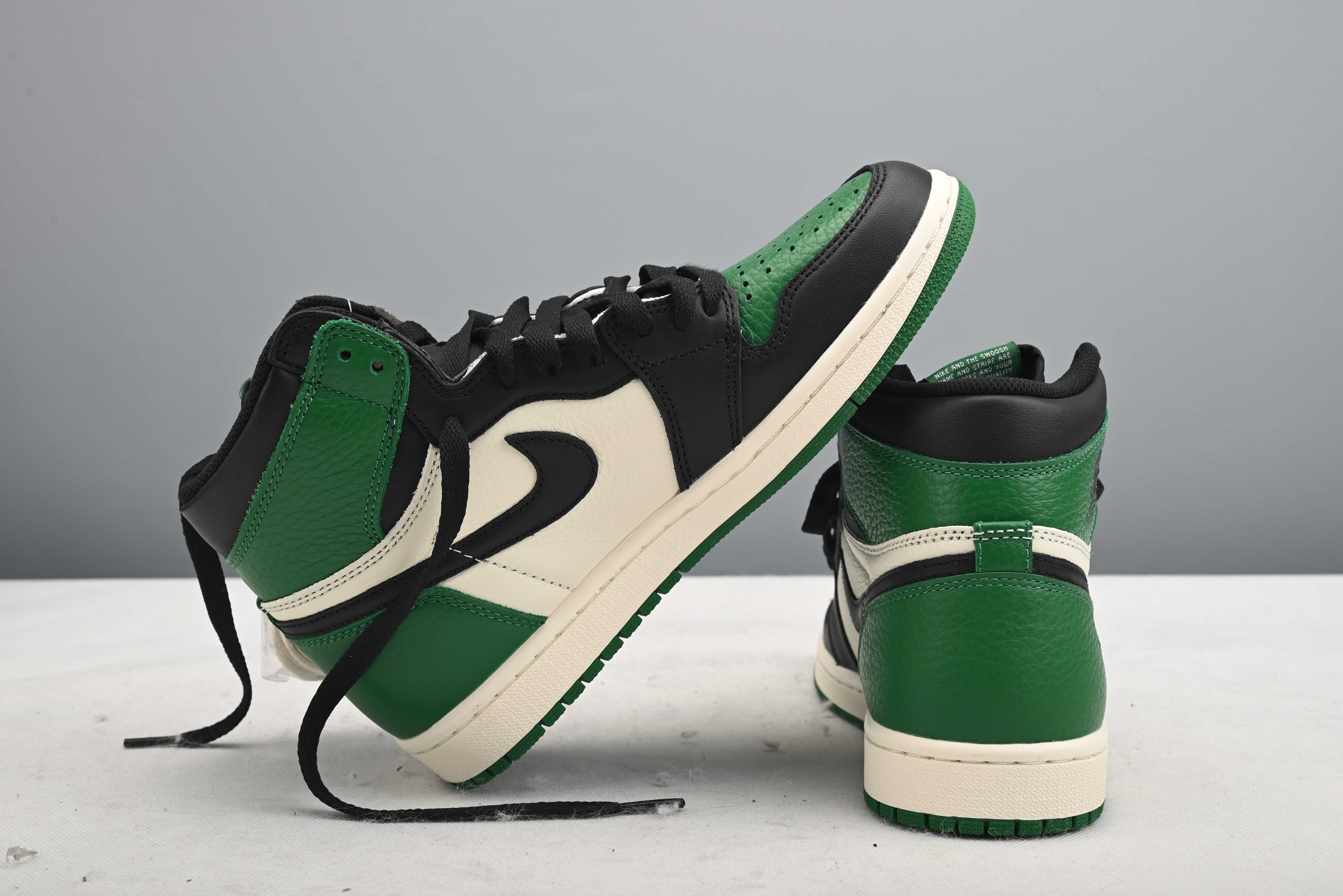 Jordan 1 Retro High Pine Green  575441-302