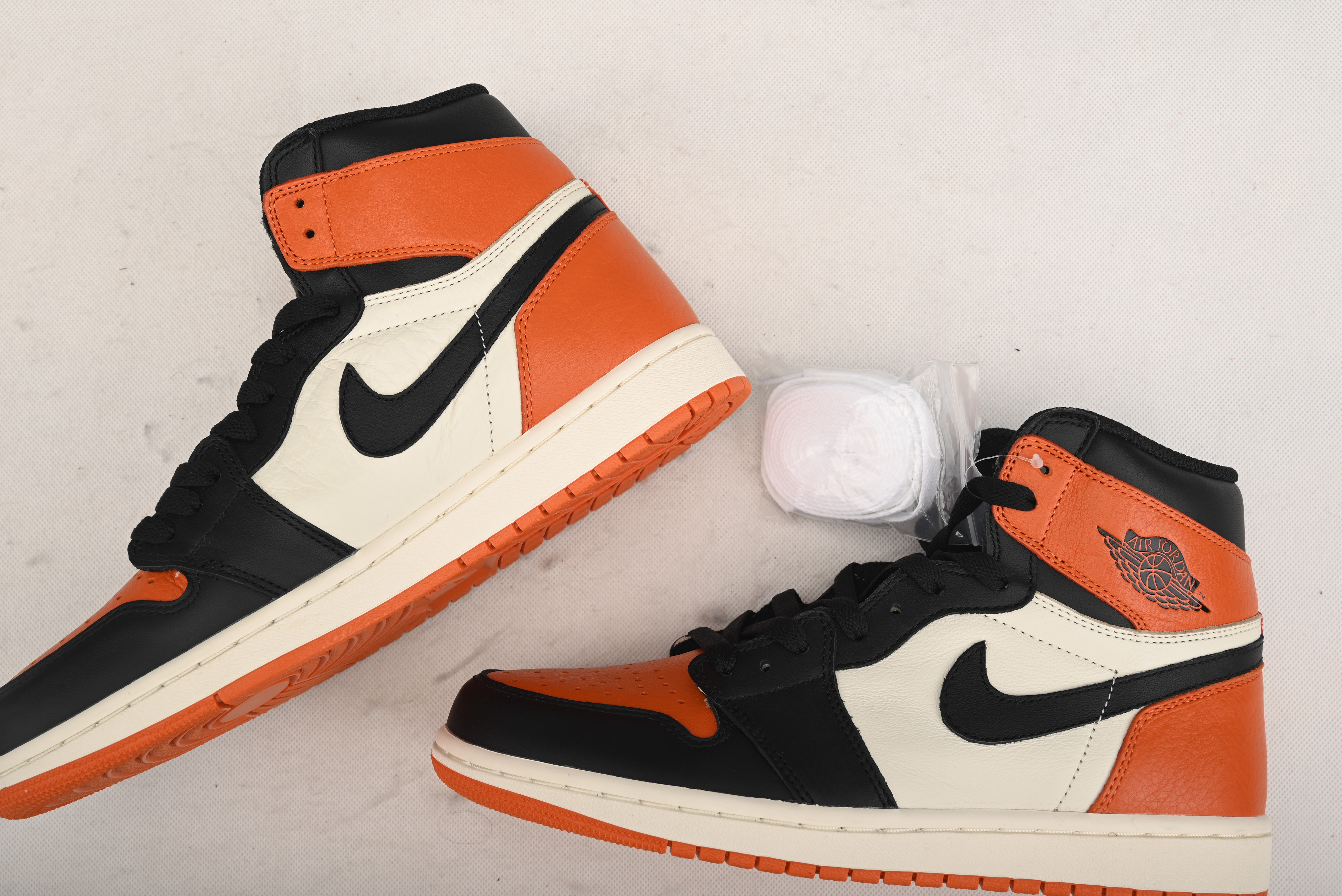 Jordan 1 Retro High Satin Shattered Backboard (W) AV3725-010