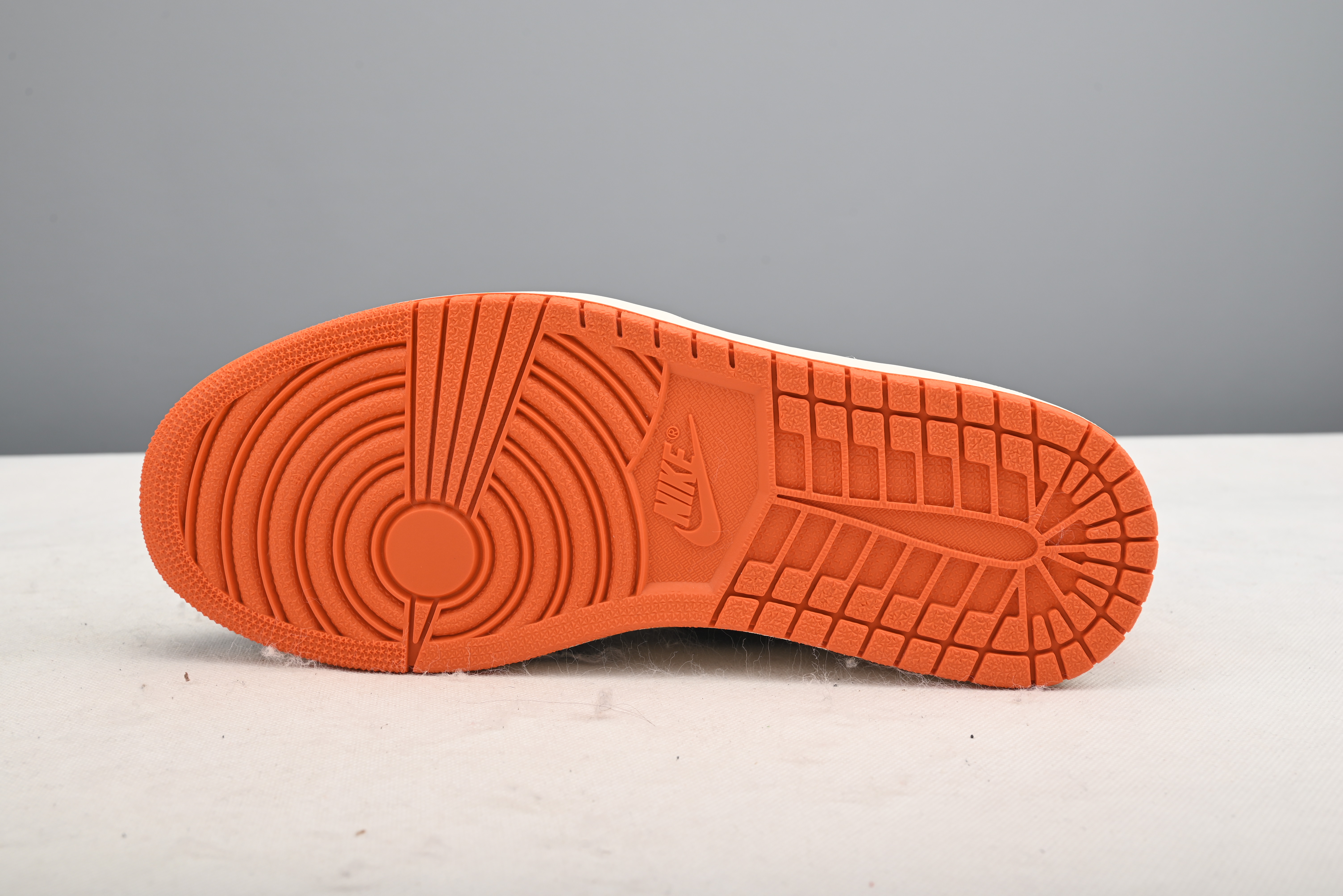 Jordan 1 Retro High Satin Shattered Backboard (W) AV3725-010