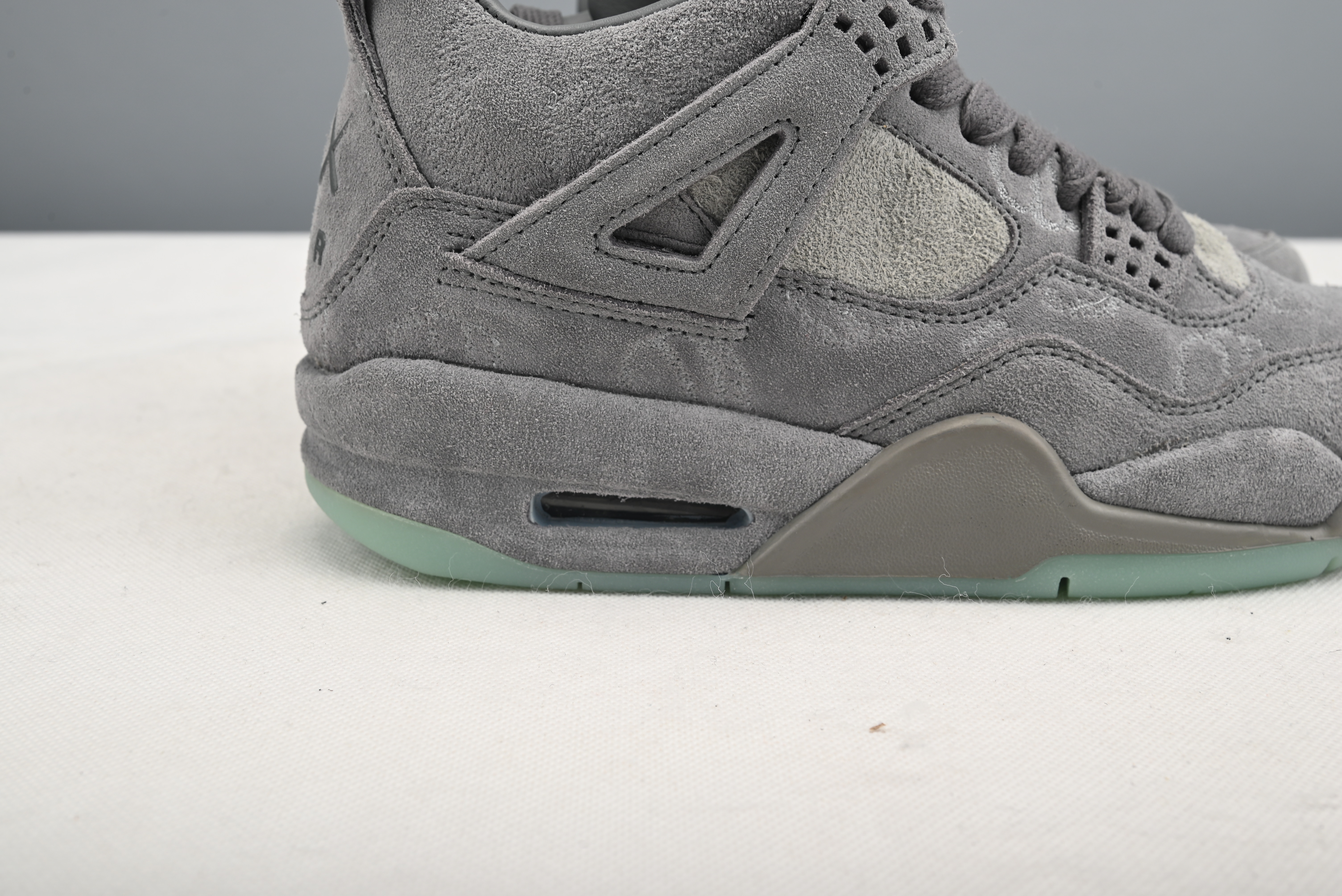 Jordan 4 Retro Kaws 930155-003
