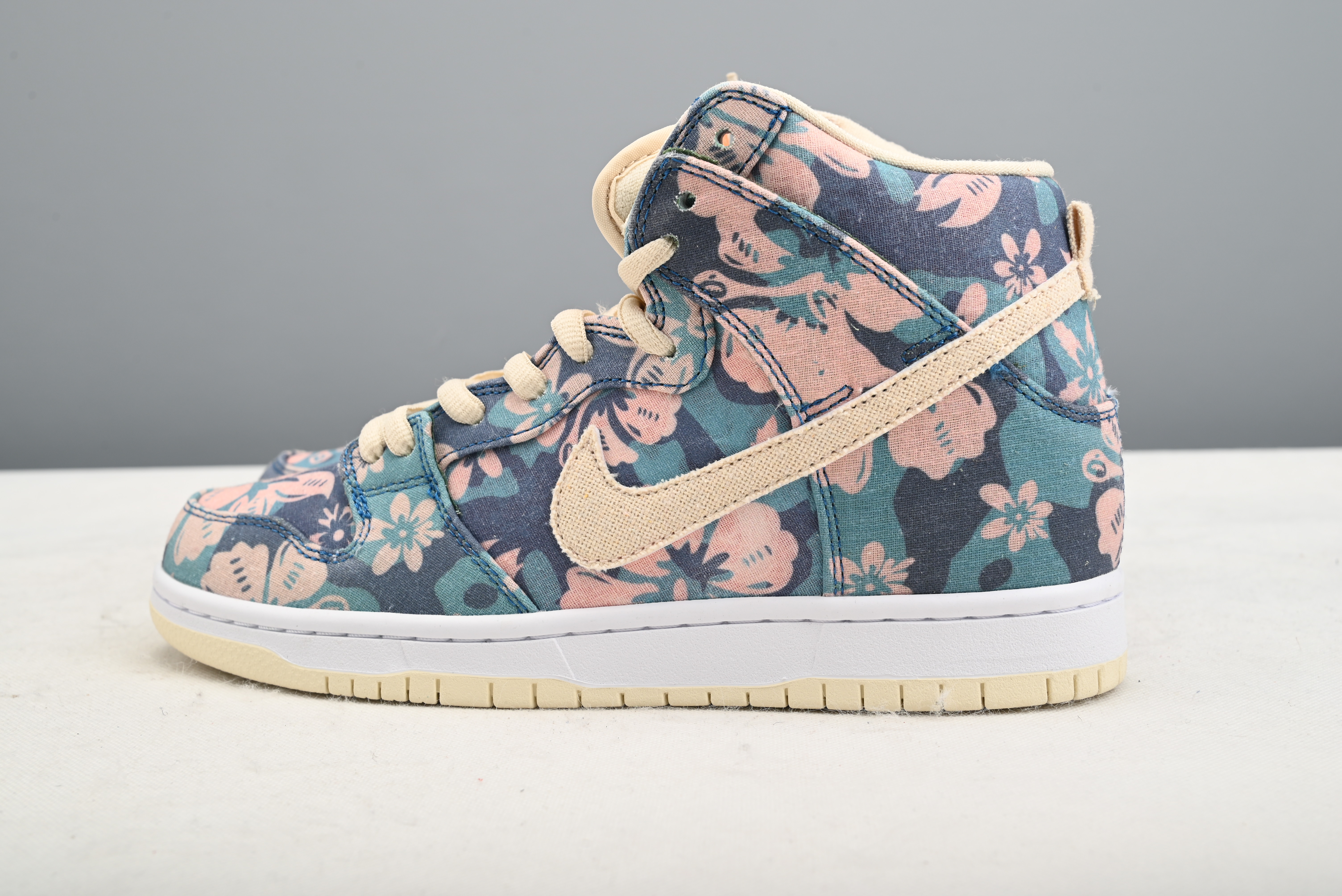 Nike SB Dunk High Hawaii CZ2232-300