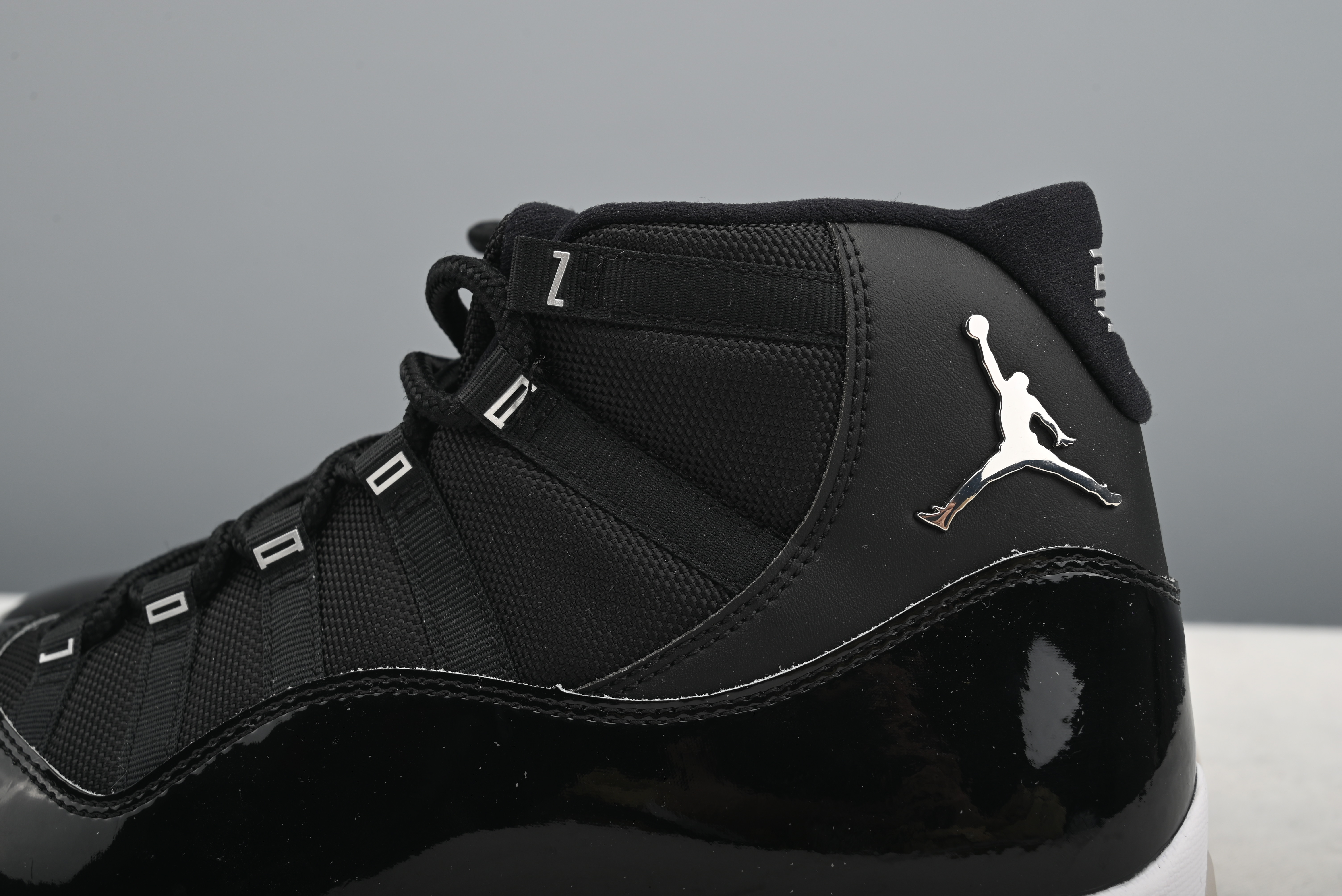 Jordan 11 Retro Jubilee  AR0715-011