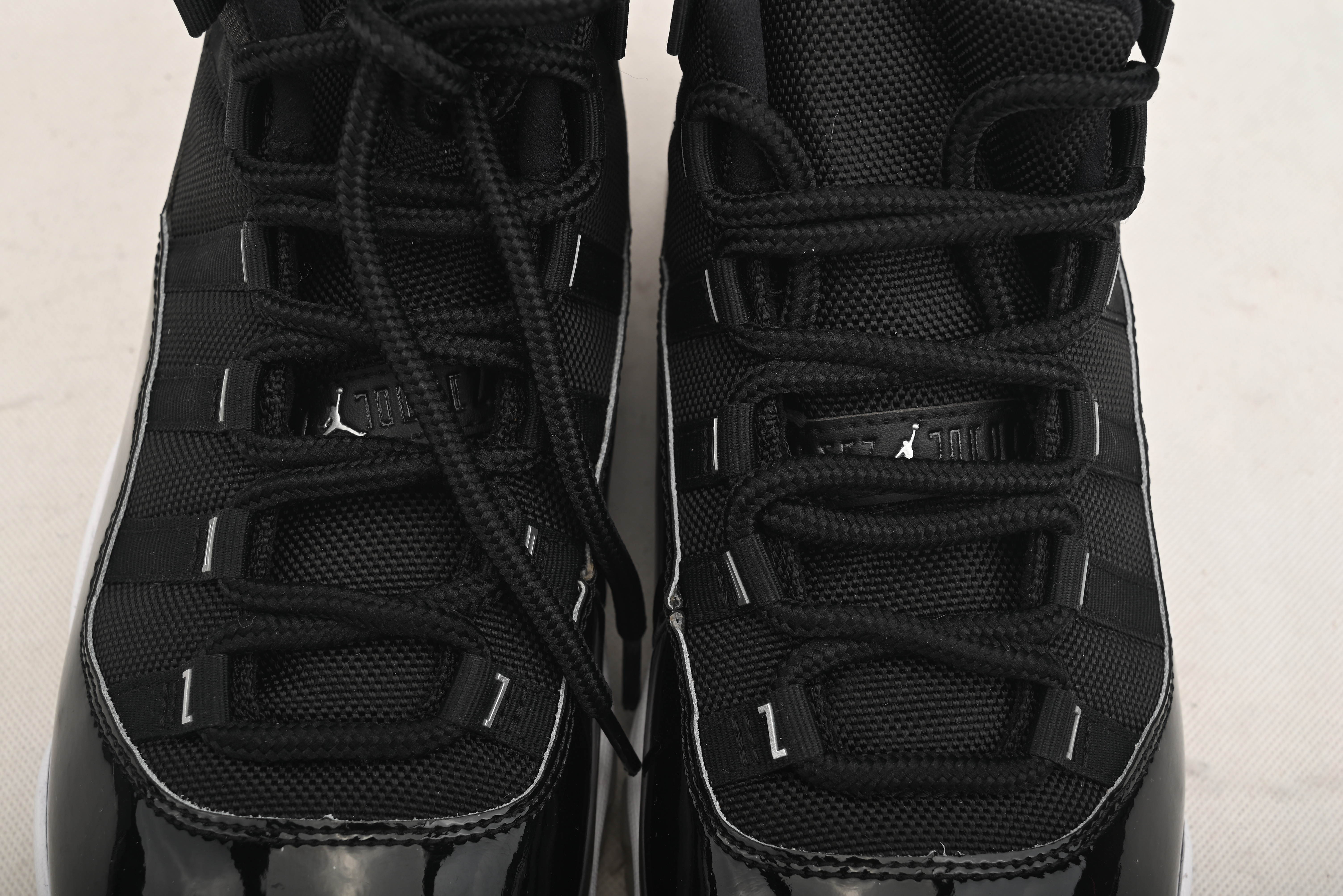 Jordan 11 Retro Jubilee  AR0715-011