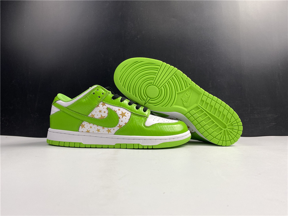 Nike SB Dunk Low Supreme Stars Mean Green (2021) DH3228-101