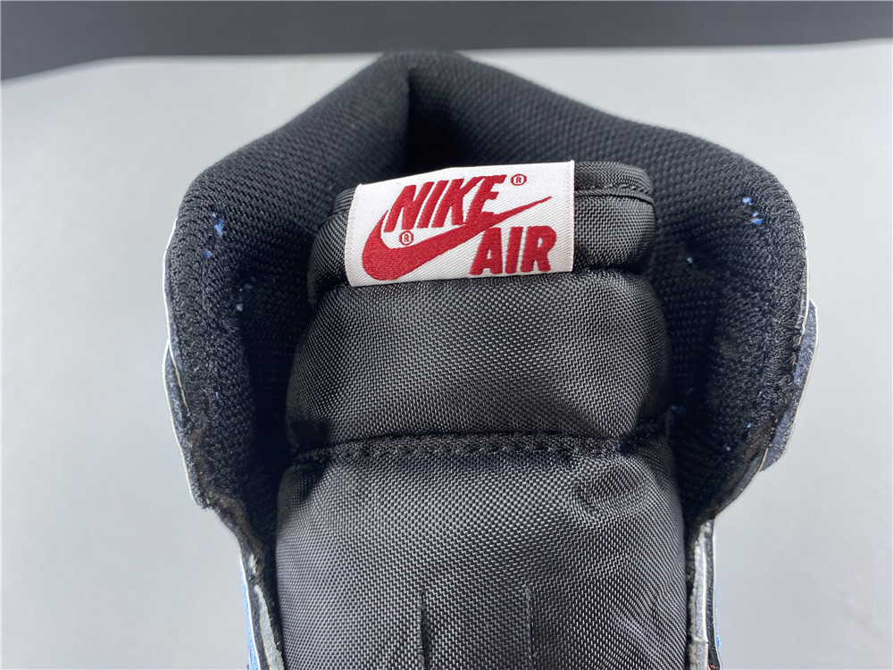 Jordan 1 Retro High Fearless UNC Chicago  CK5666-100