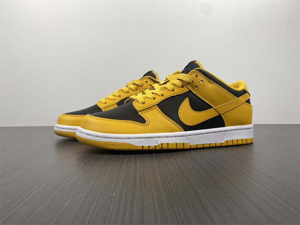 Nike Dunk Low Takes on a Familiar “Goldenrod” Colorwa DD1391-004