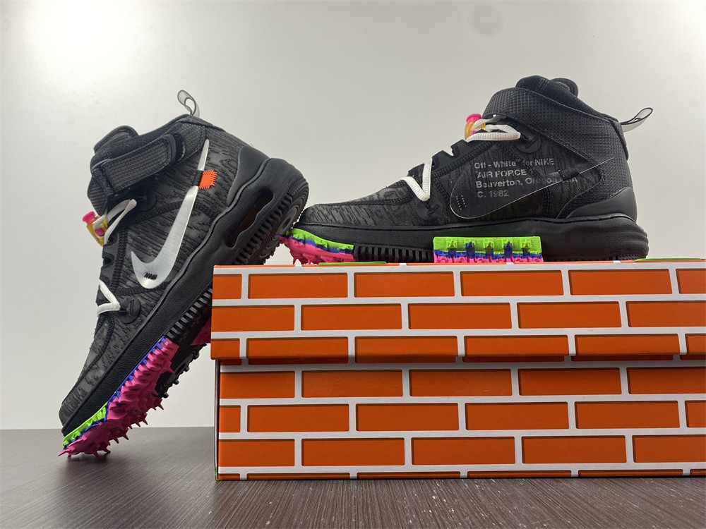 OFF-WHITE x Nike Air Force 1 Mid DO6290-001